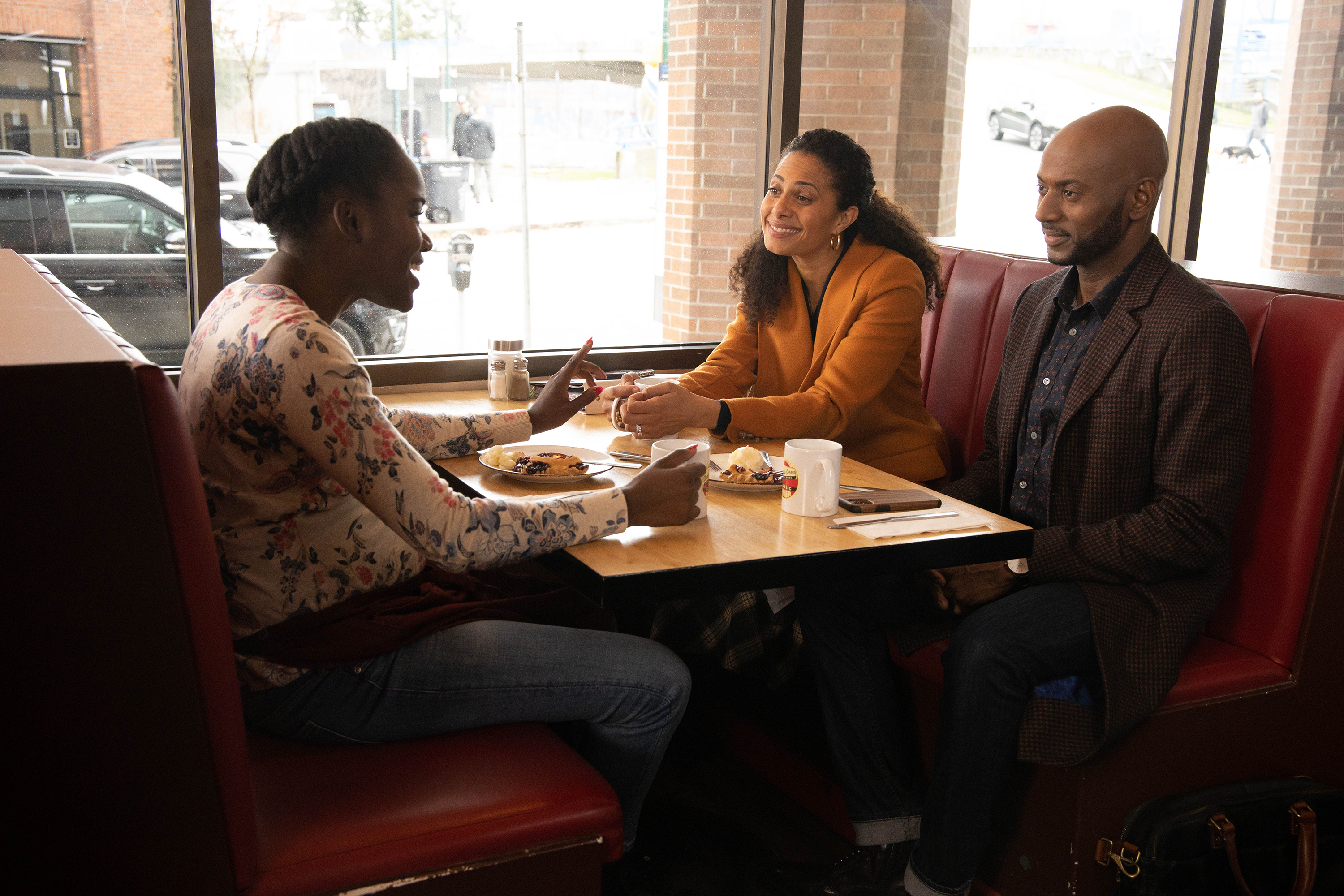 A Million Little Things Season 2 Episode 13, "Daisy" Pictured: Christina Moses, Romany Malco, Ebboney Wilson