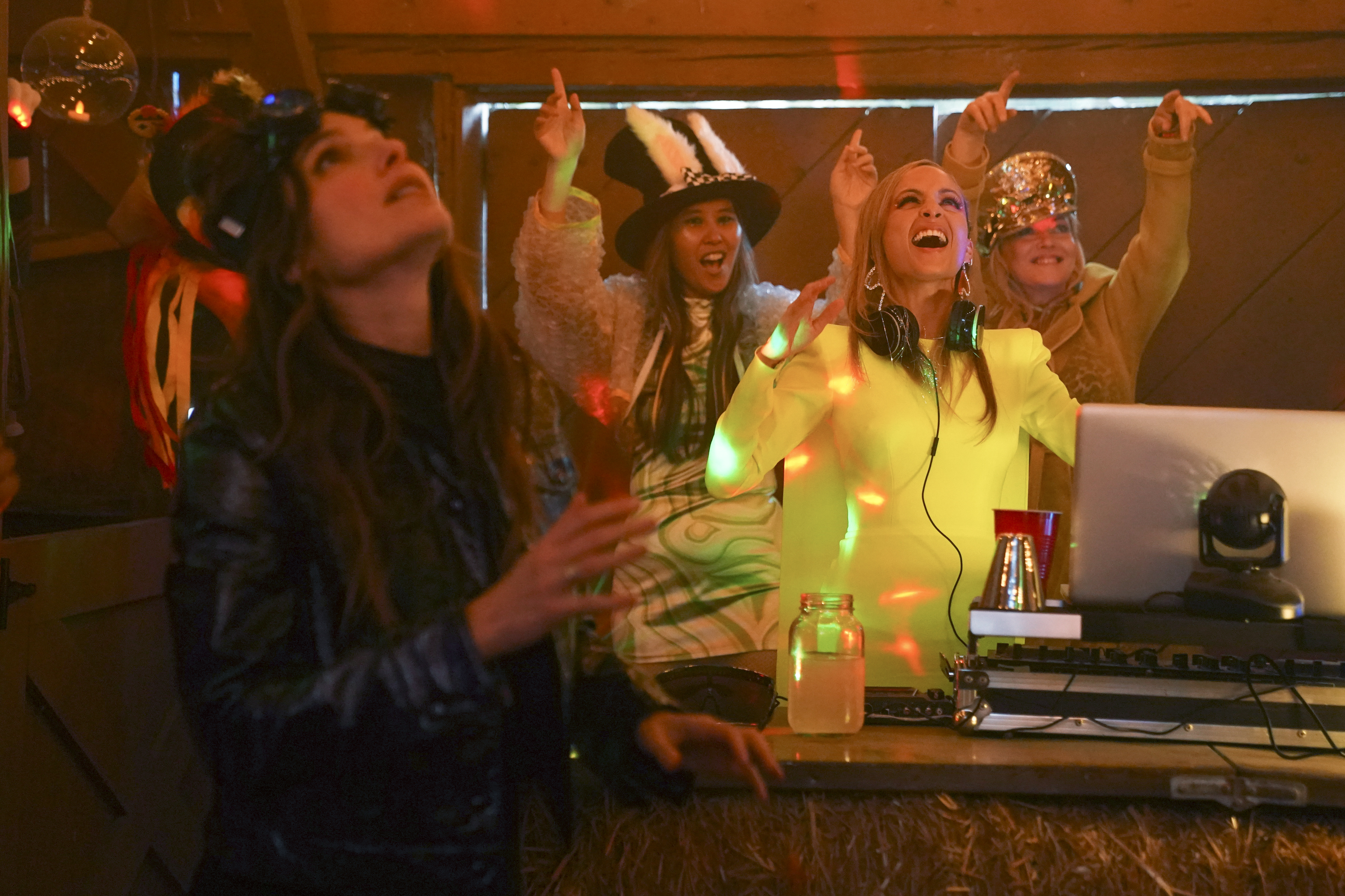 Bless This Mess Season 2 Episode 12 NICOLE RICHIE Bless This Mess Review: Bunker Down (Season 2 Episode 12)