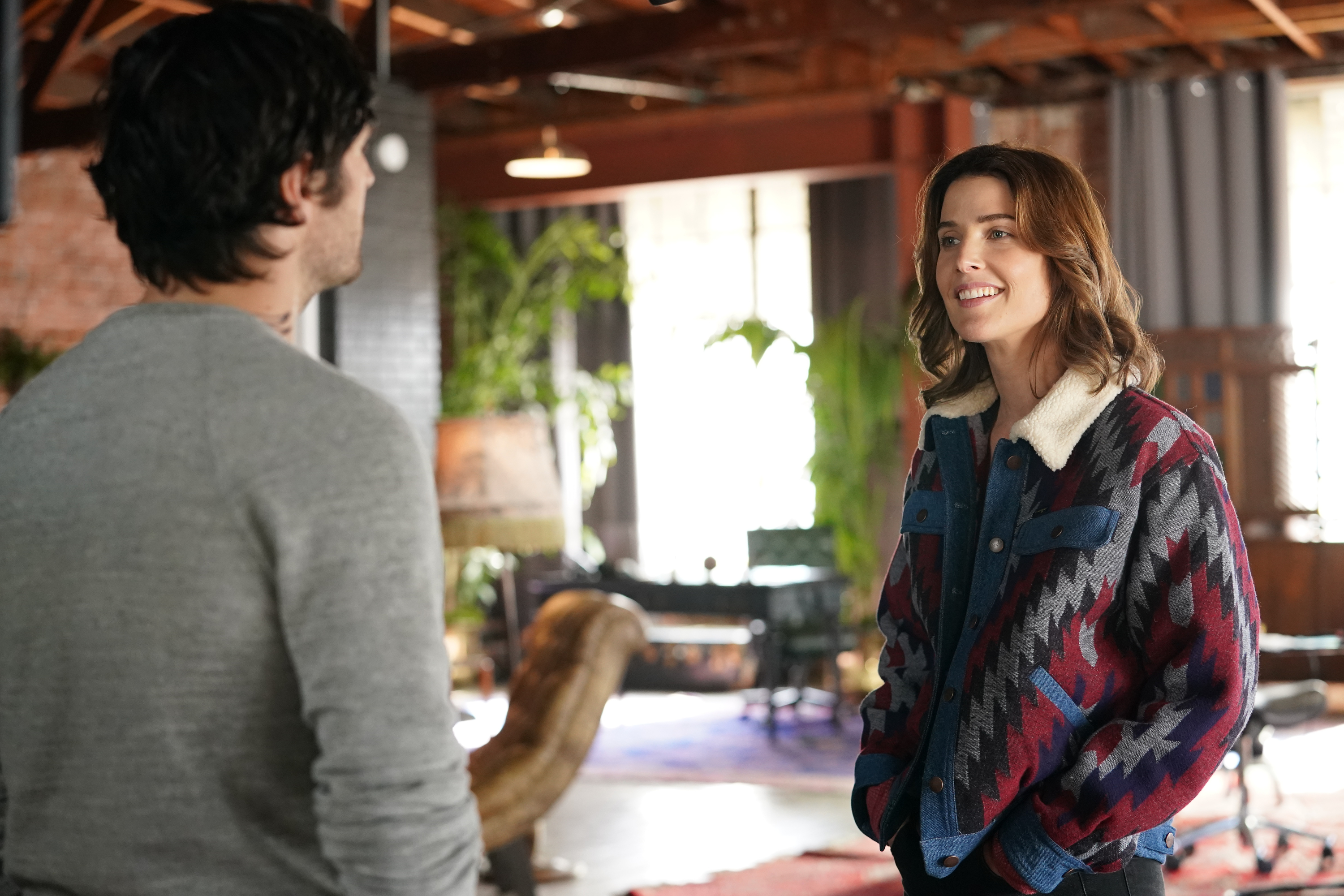 COBIE SMULDERS | Tell-Tale TV COBIE SMULDERS