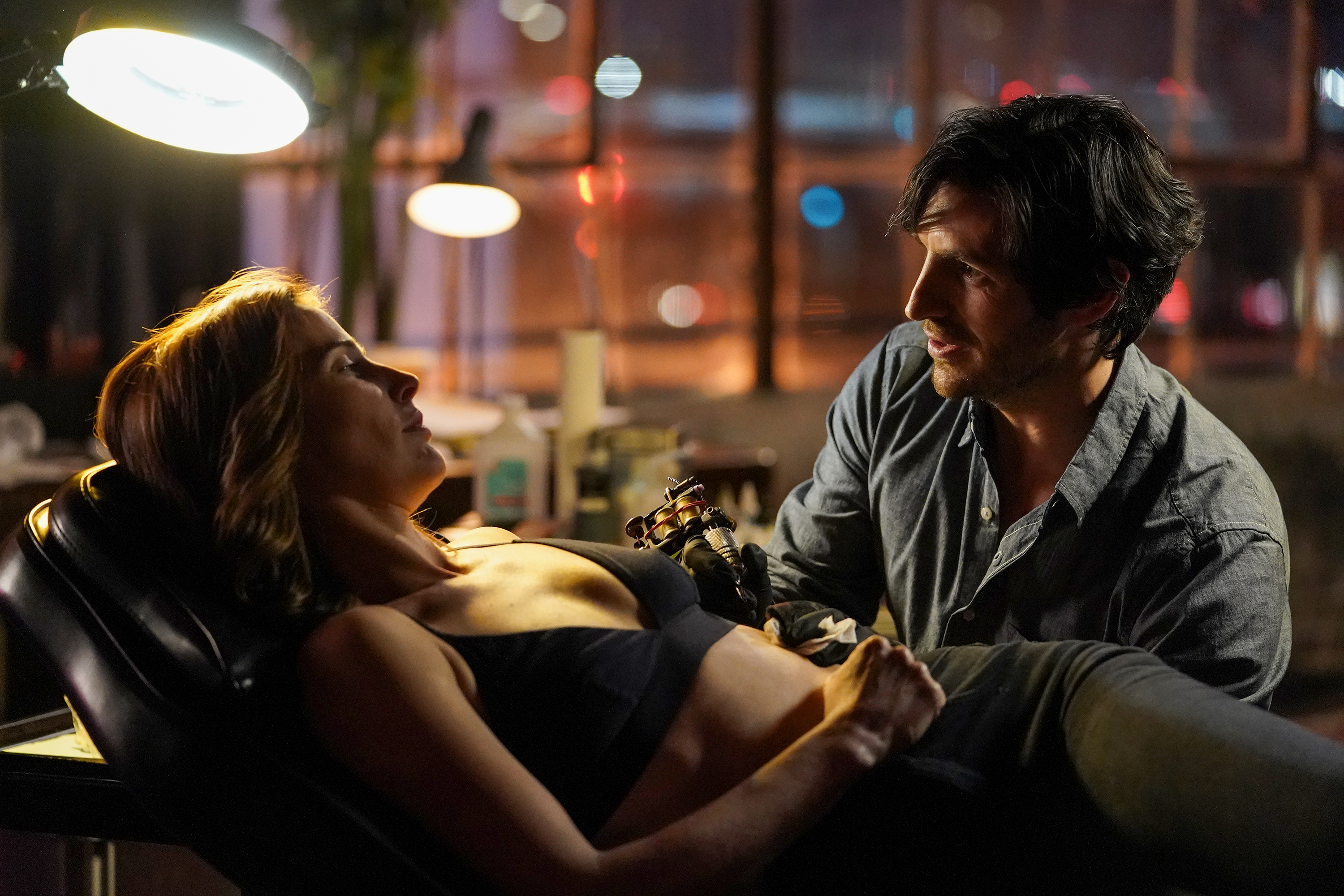 COBIE SMULDERS, EOIN MACKEN | Tell-Tale TV COBIE SMULDERS, EOIN MACKEN