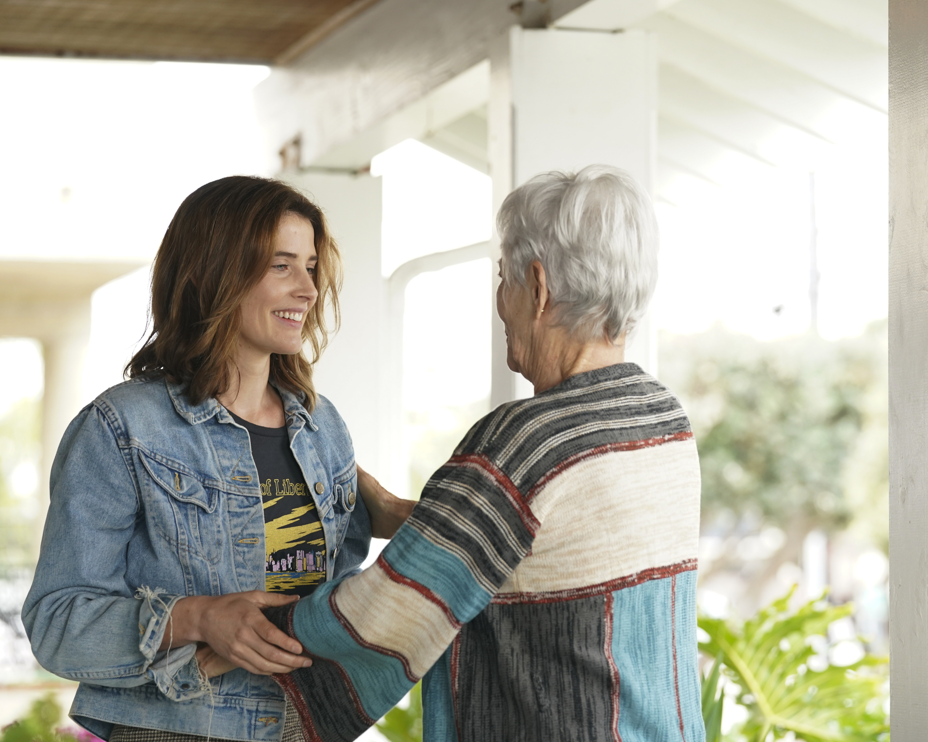 COBIE SMULDERS | Tell-Tale TV COBIE SMULDERS