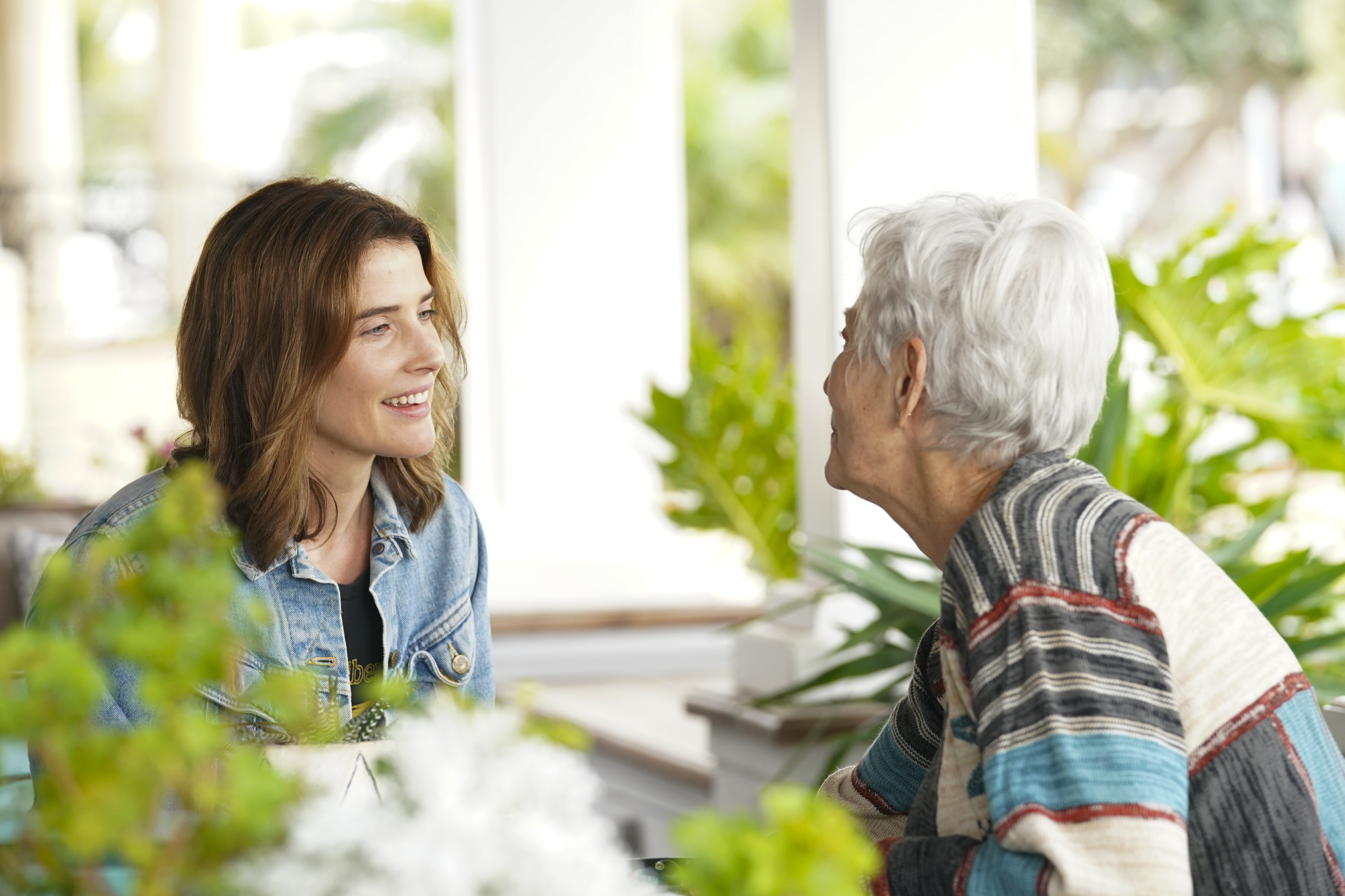 COBIE SMULDERS | Tell-Tale TV COBIE SMULDERS