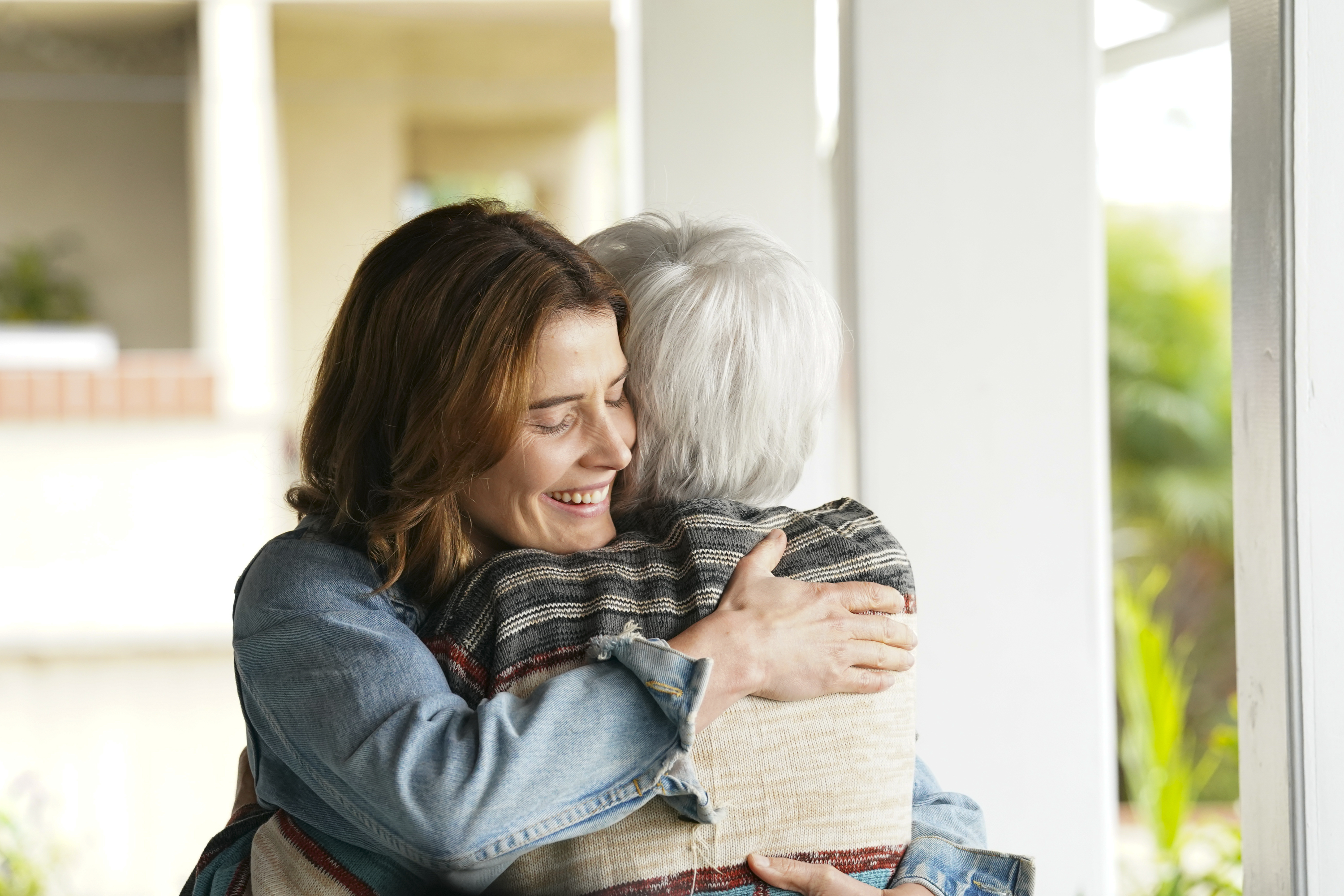 COBIE SMULDERS | Tell-Tale TV COBIE SMULDERS