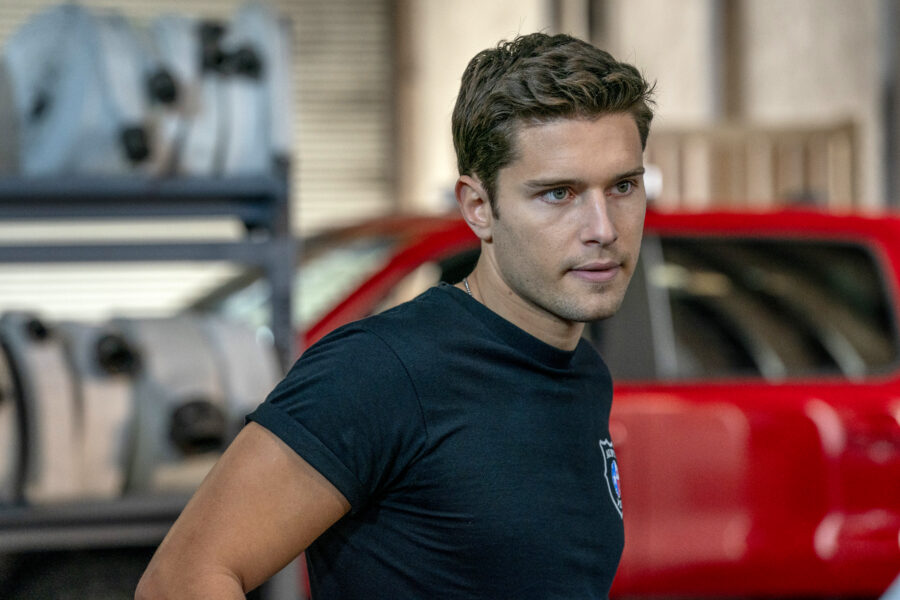 9-1-1: Lone Star Review: Awakening/ Austin, We Have a Problem (Season 1