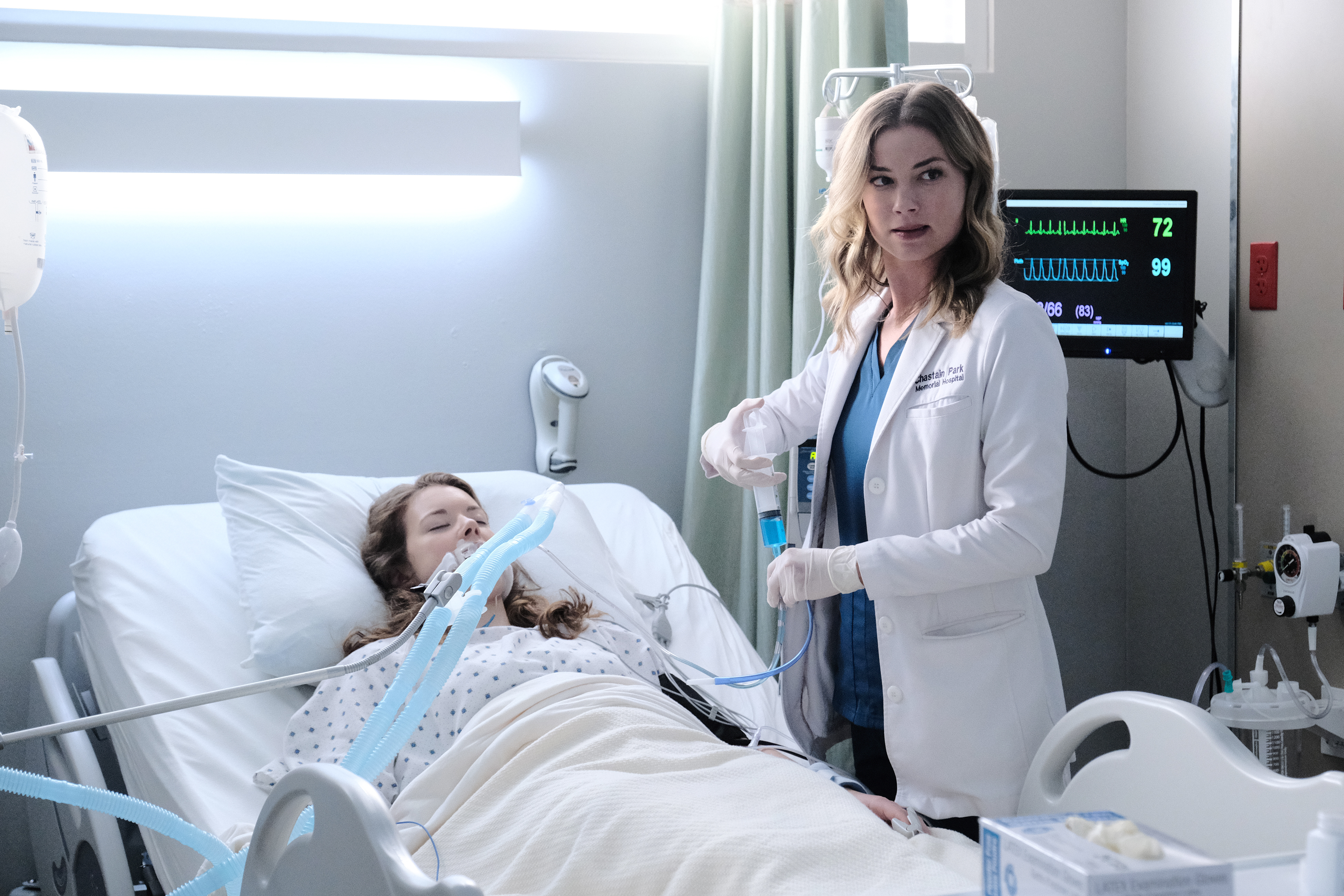 The Resident Season 3 Episode 16, "Reverse Cinderella" Pictured: L-R: Guest star Molly Kunz and Emily VanCamp