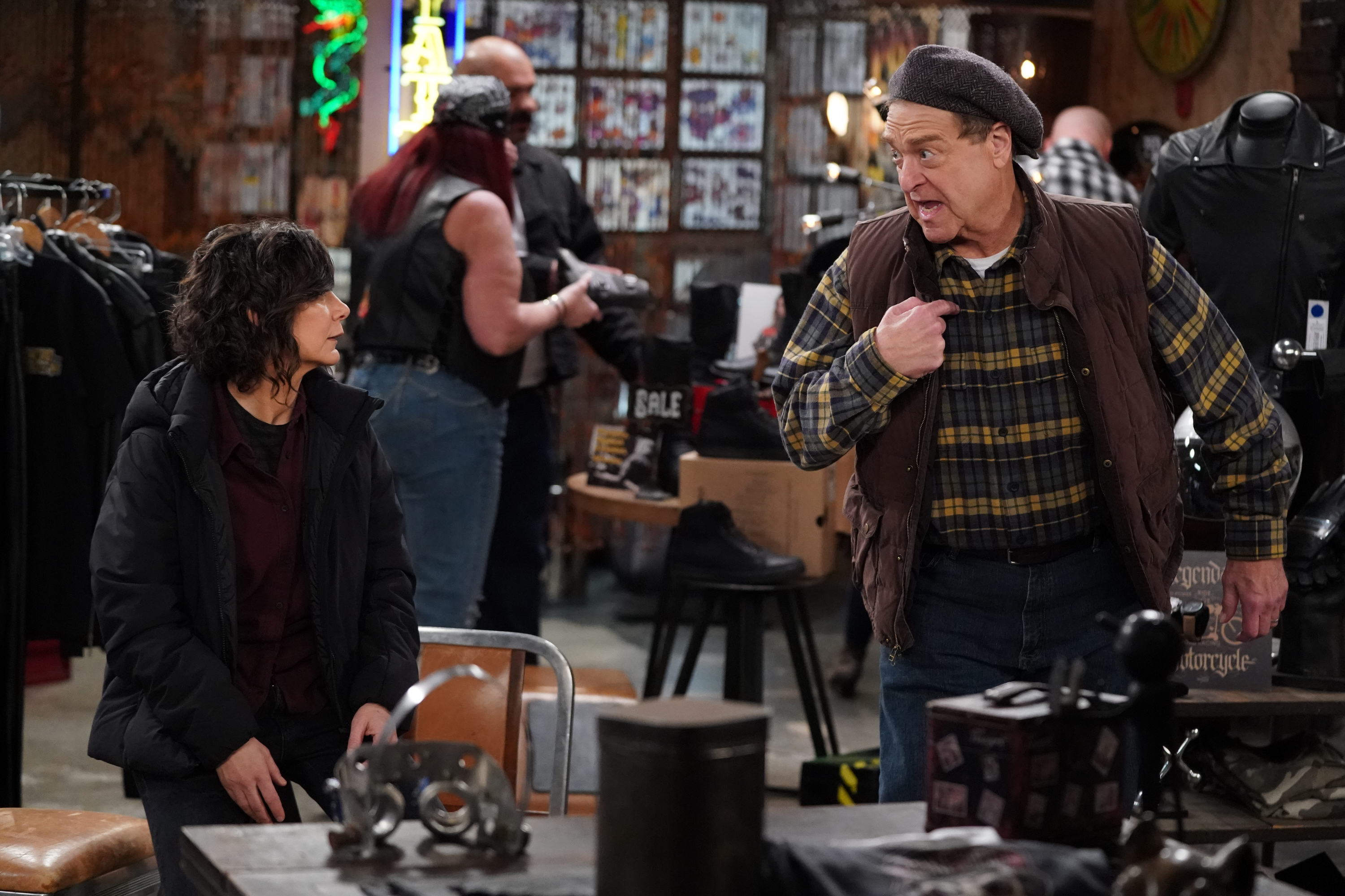 SARA GILBERT, JOHN GOODMAN | Tell-Tale TV SARA GILBERT, JOHN GOODMAN