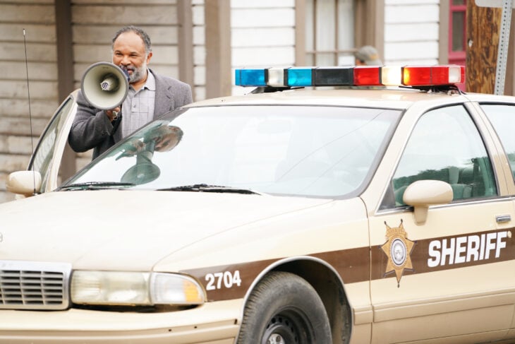 BLESS THIS MESS Season 2 Episode 16 GEOFFREY OWENS