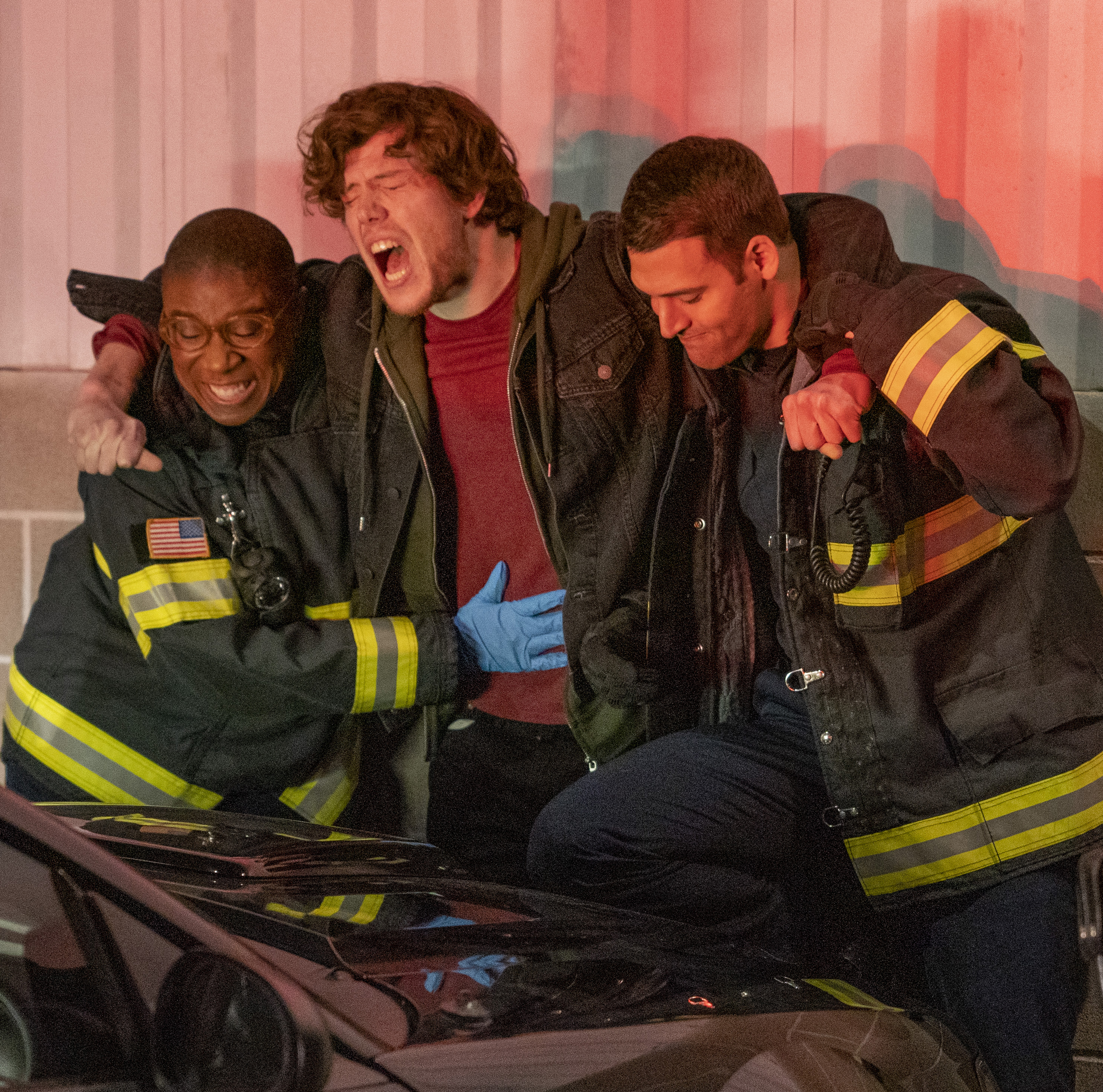 9-1-1 Season 3 Episode 13, "Pinned"