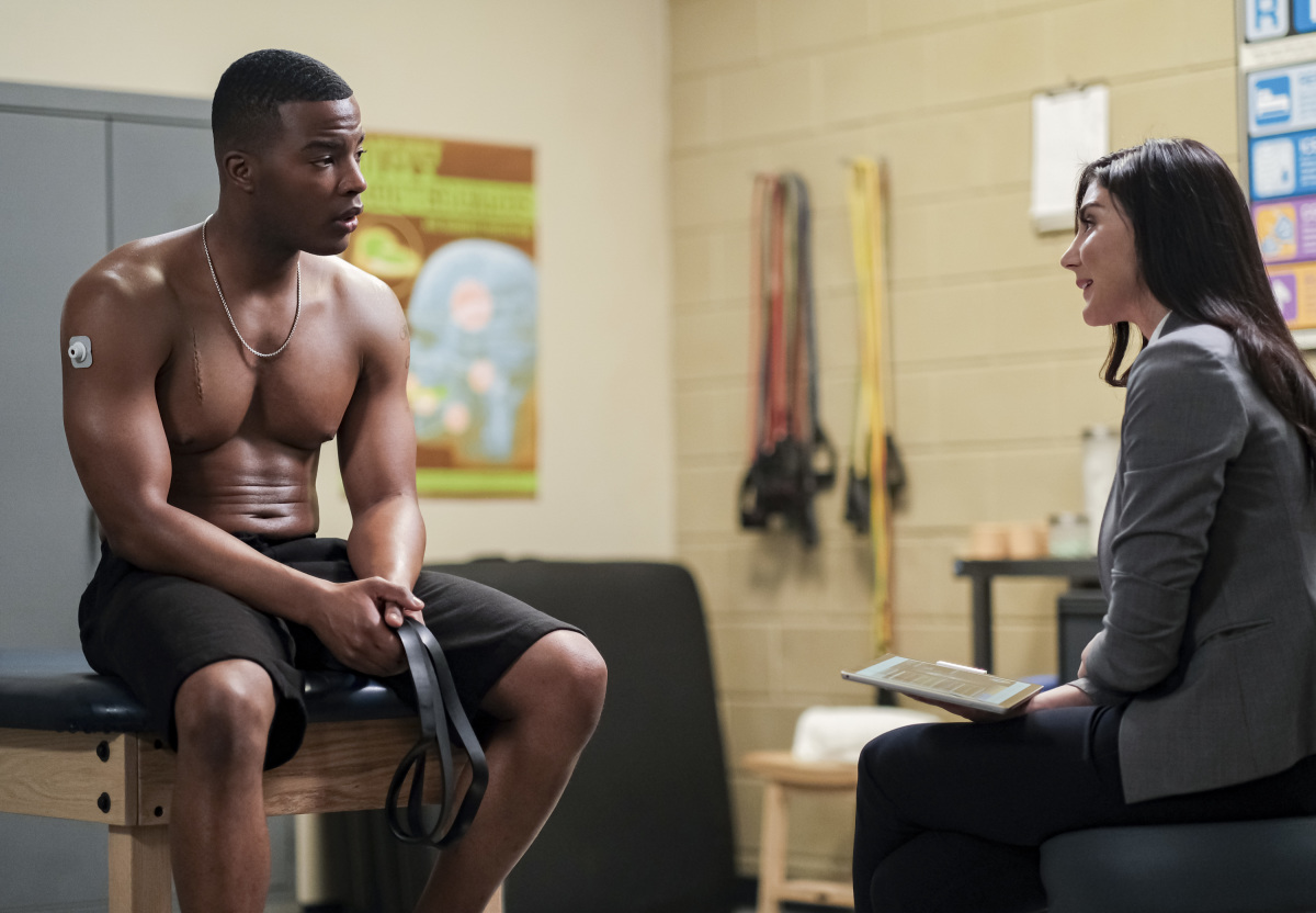 All American Season 2 Episode 16, "Decisions" All American Season 3 Trailer: Spencer’s Return To Crenshaw Shakes Things Up All American Season 2 Episode 16, "Decisions"