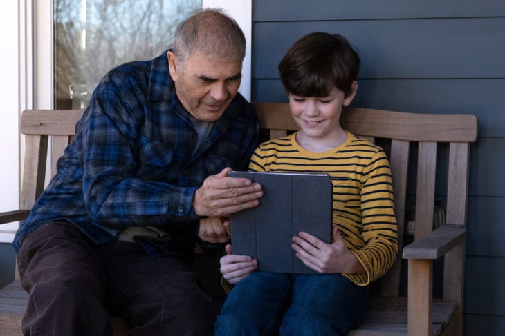 Amazing Stories Season 1 Episode 3 "Dynoman and the Volt" Amazing Stories Review: Dynoman and the Volt (Season 1 Episode 3) 