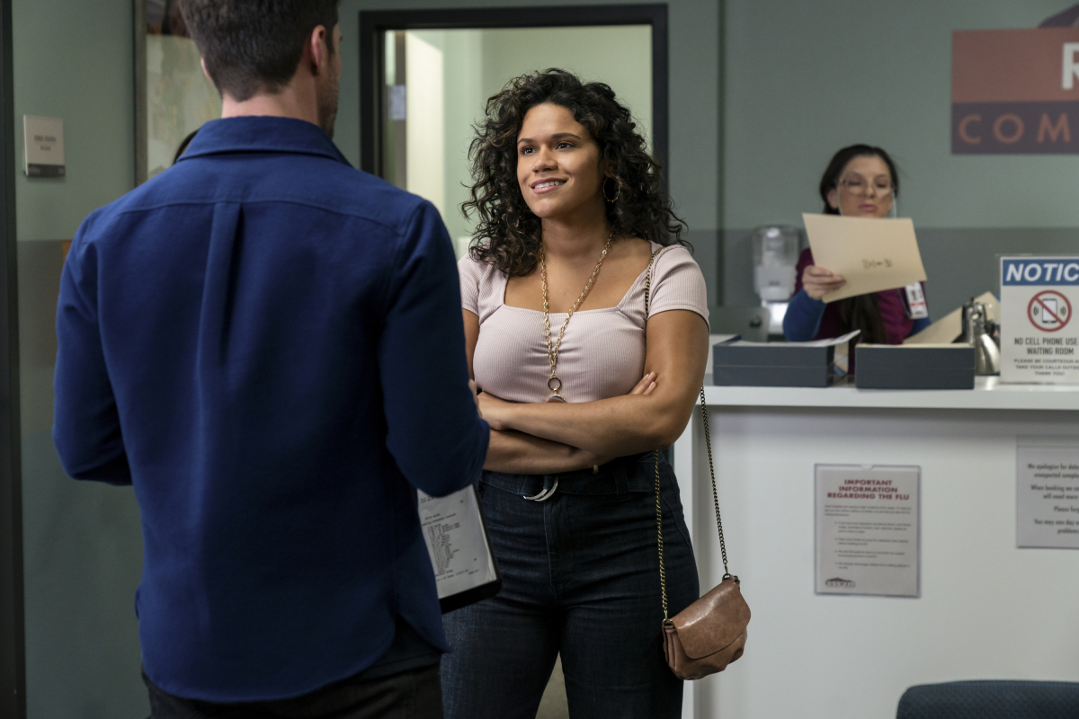 Roswell Season 2 Episode 2, "Ladies and Gentlemen We Are Floating in Space" | Tell-Tale TV Roswell Season 2 Episode 2, "Ladies and Gentlemen We Are Floating in Space"