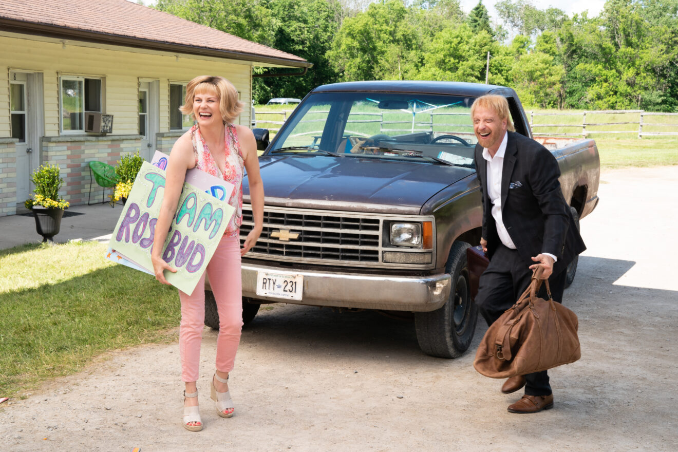 Schitt’s Creek Season 6 Episode 12 Jennifer Robertson (Jocelyn), Chris Elliott (Roland) Tell
