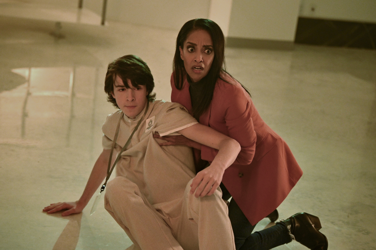 Supergirl Season 5 Episode 14, "The Bodyguard" | Tell-Tale TV SPG514b_0127r