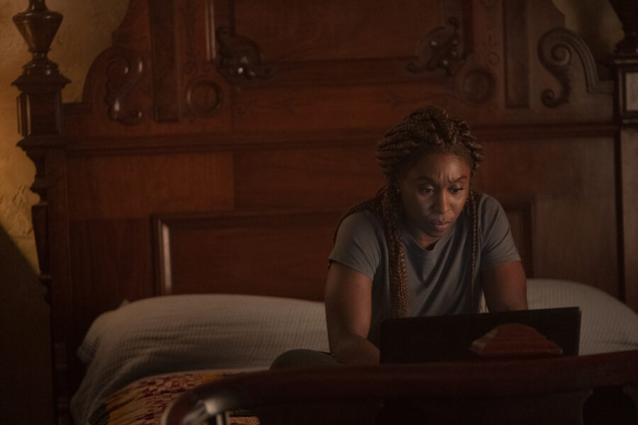 The Outsider Season 1 Episode 10 "Must/Can't"