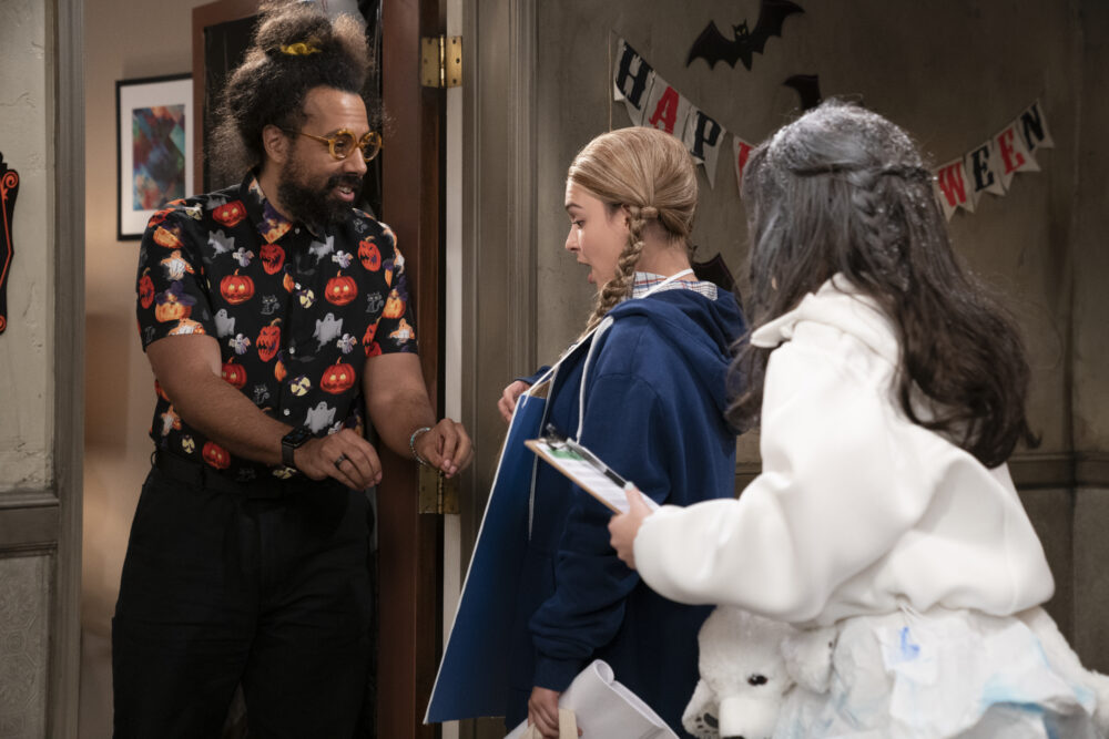 One Day At A Time Season 4 Episode 4 One Halloween At A Time Tell Tale Tv