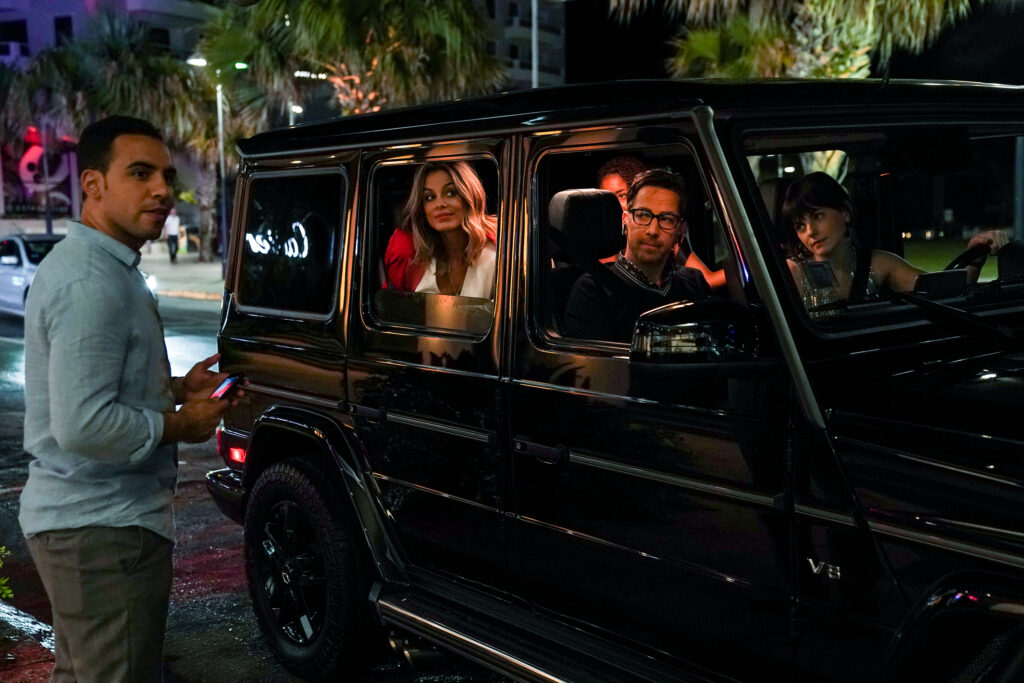 VICTOR RASUK, NATHALIE KELLEY, DAN BUCATINSKY, GEORGINA REILLY The Baker and The Beauty Review: Pilot (Season 1 Episode 1)