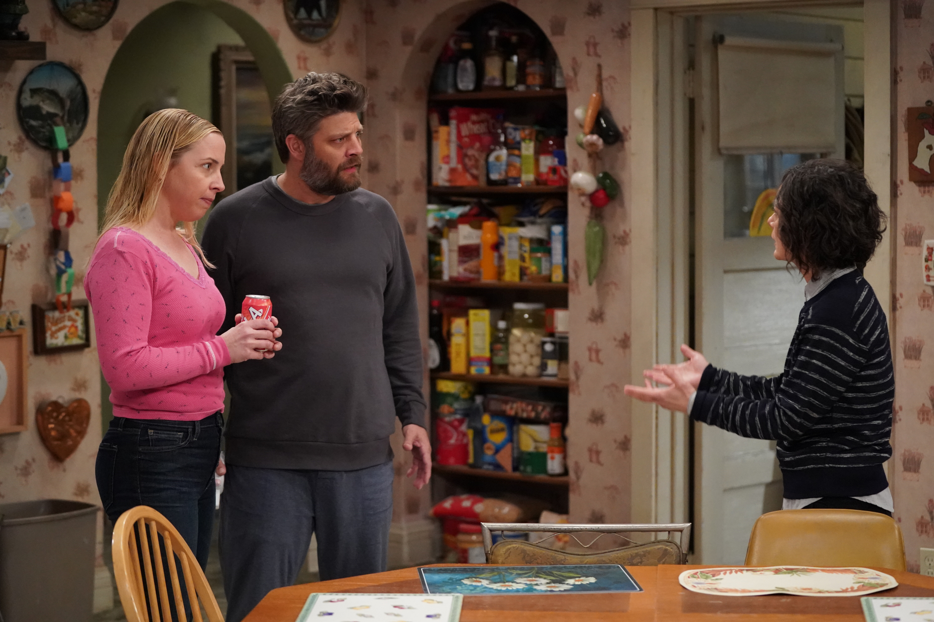 LECY GORANSON, JAY R. FERGUSON, SARA GILBERT | Tell-Tale TV LECY GORANSON, JAY R. FERGUSON, SARA GILBERT