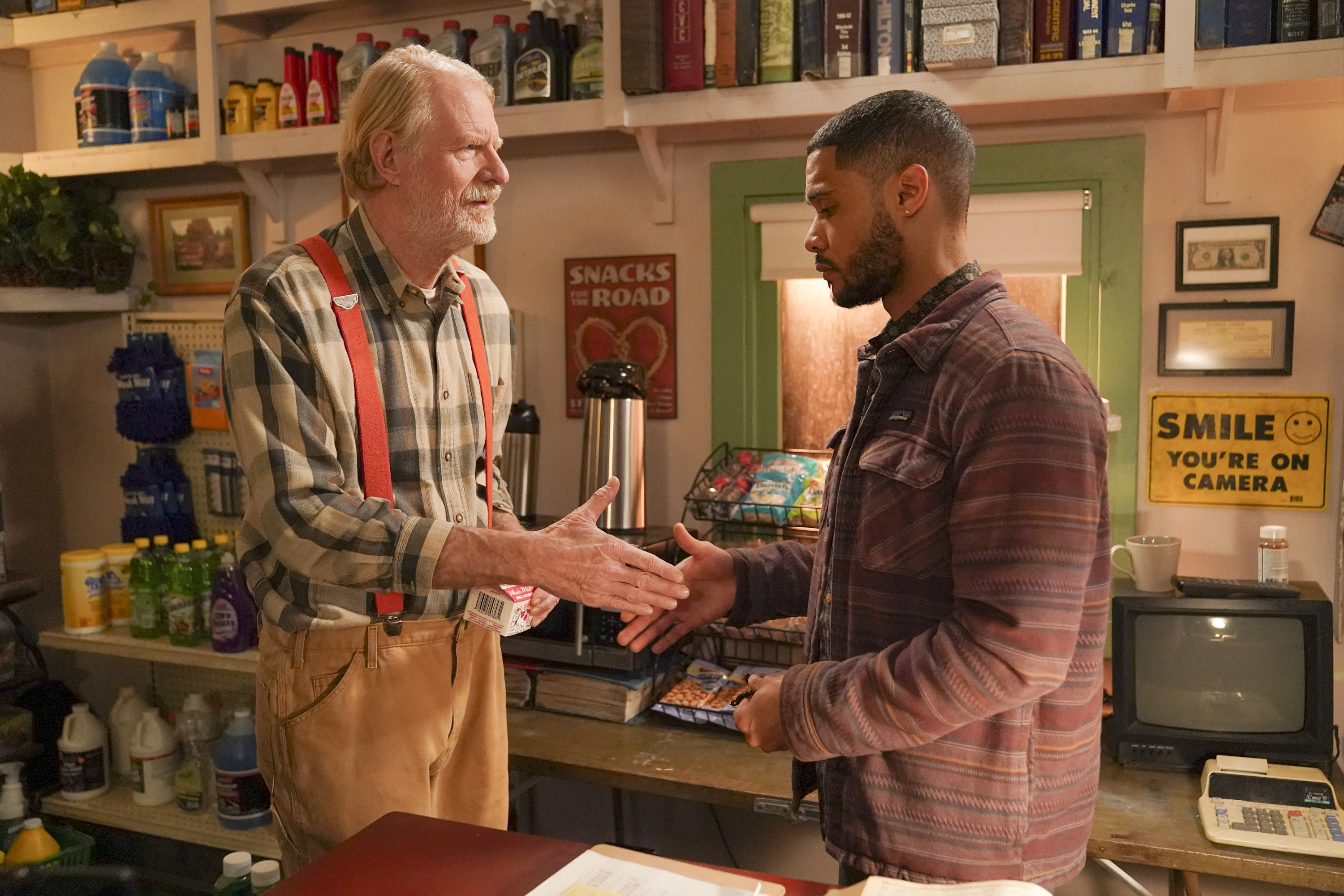 Bless This Mess Season 2 Episode 17 ED BEGLEY JR., LANGSTON KERMAN