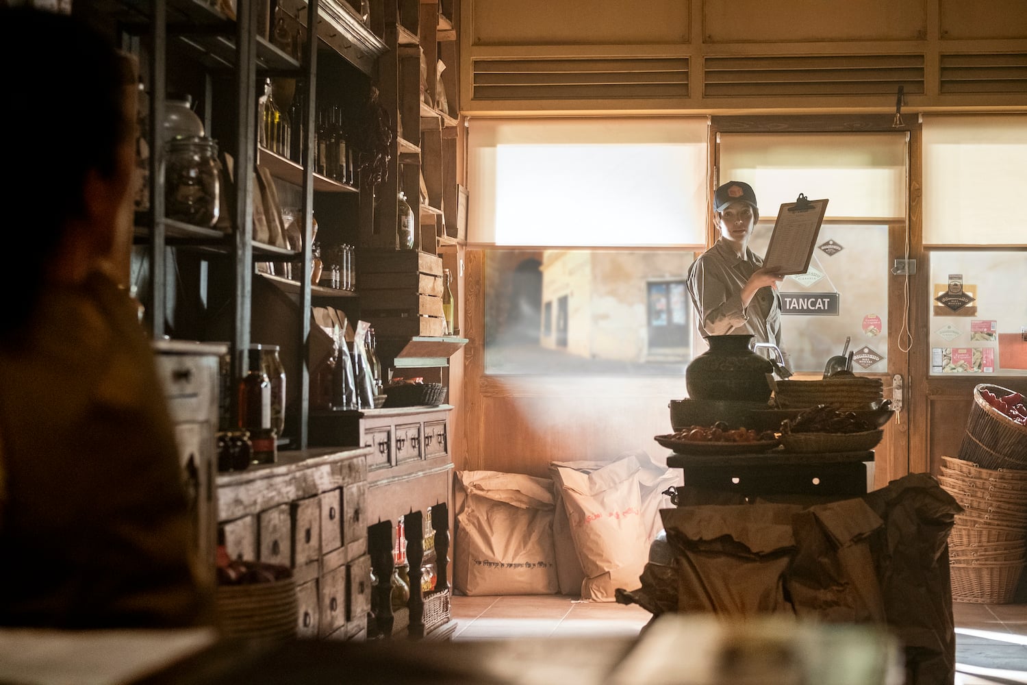 KE_301_NW_0829_0103_RT | Tell-Tale TV KE_301_NW_0829_0103_RT