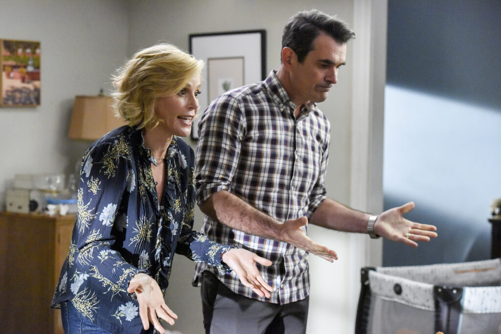 JULIE BOWEN, TY BURRELL