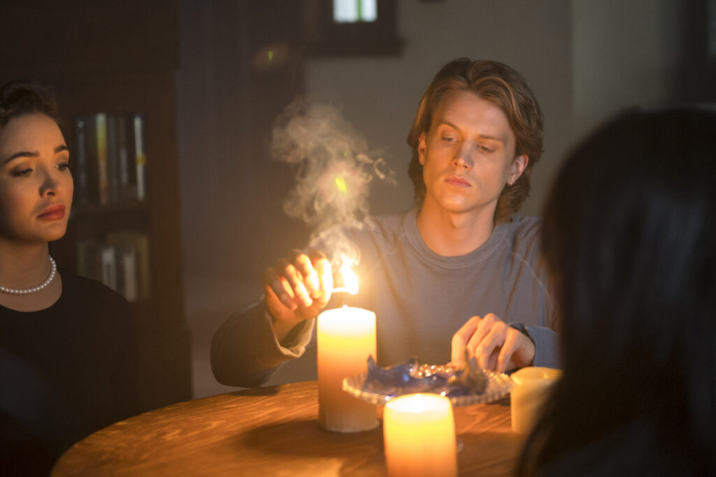 Nancy Drew Season 1 Episode 18, "The Clue in the Captain's Painting"