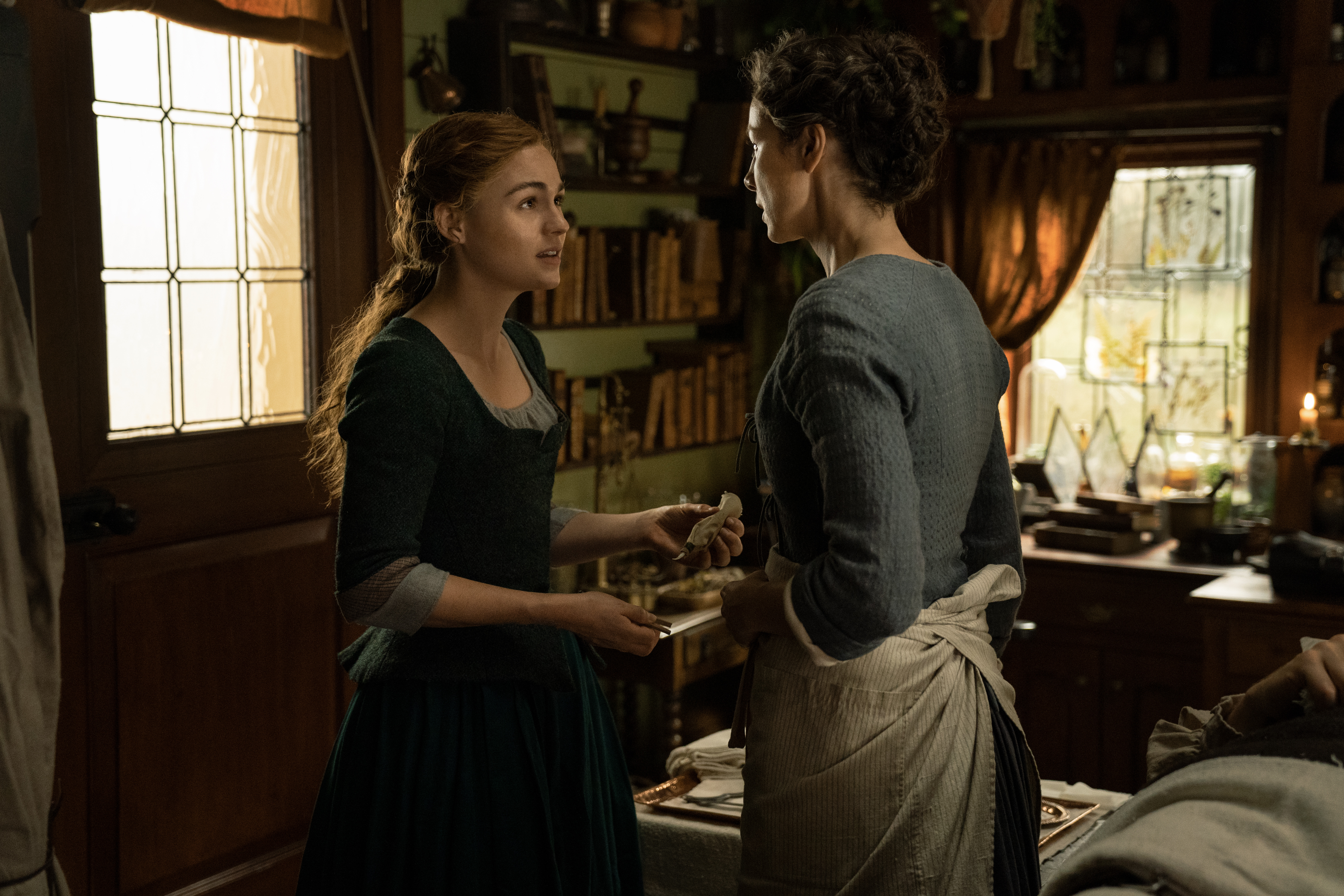 Outlander Season 5 Episode 9 - Caitriona Balfe (Claire Randall Fraser), Sophie Skelton (Brianna Randall Fraser) | Tell-Tale TV Outlander Season 5 Episode 9 - Caitriona Balfe (Claire Randall Fraser), Sophie Skelton (Brianna Randall Fraser)