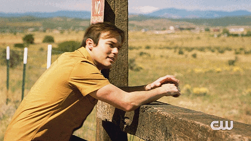 Roswell, New Mexico Season 2 Episode 4, "What If God Was One of Us."