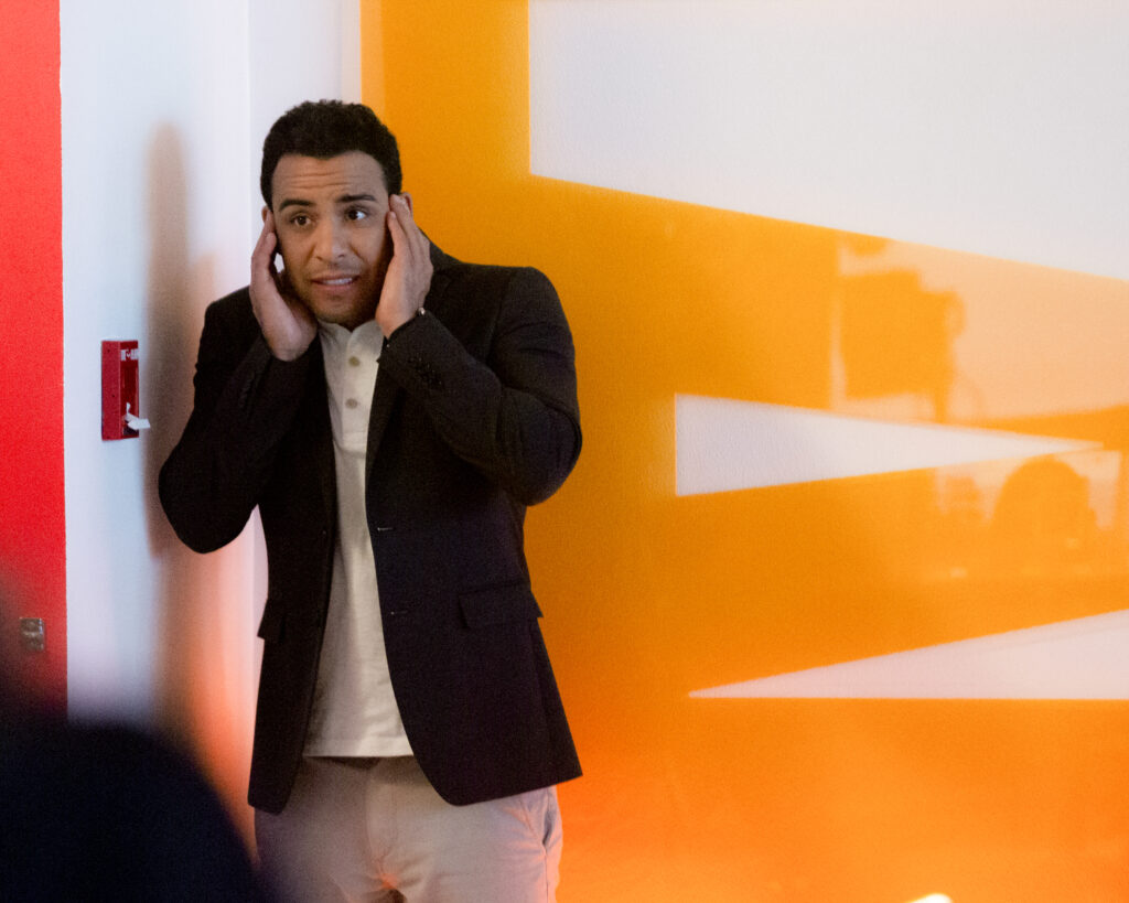 The Baker and the Beauty Season 1 Episode 6 "Side Effects"VICTOR RASUK