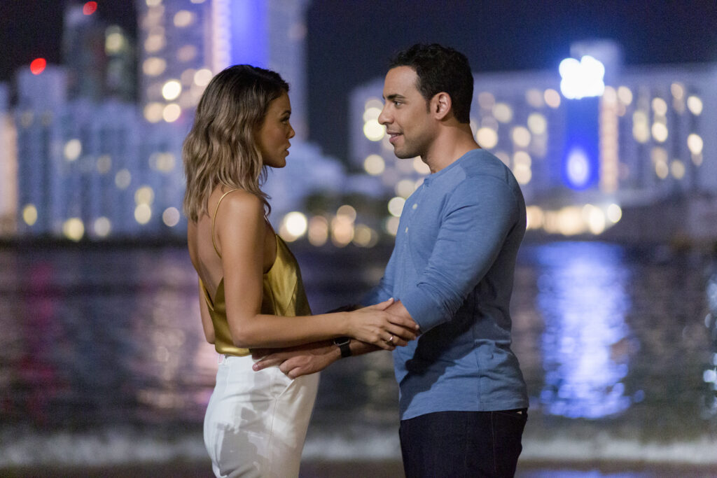 The Baker and the Beauty Season 1 Episode 6 "Side Effects" NATHALIE KELLEY, VICTOR RASUK