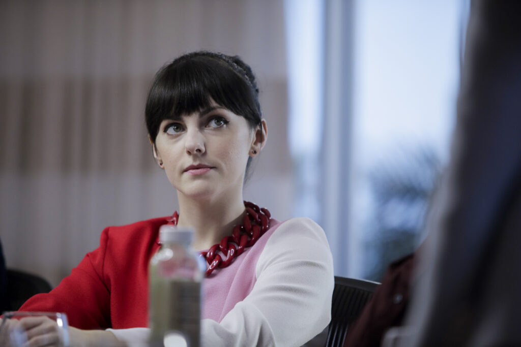 The Baker and The Beauty Season 1 Episode 7 "Blow Out" GEORGINA REILLY