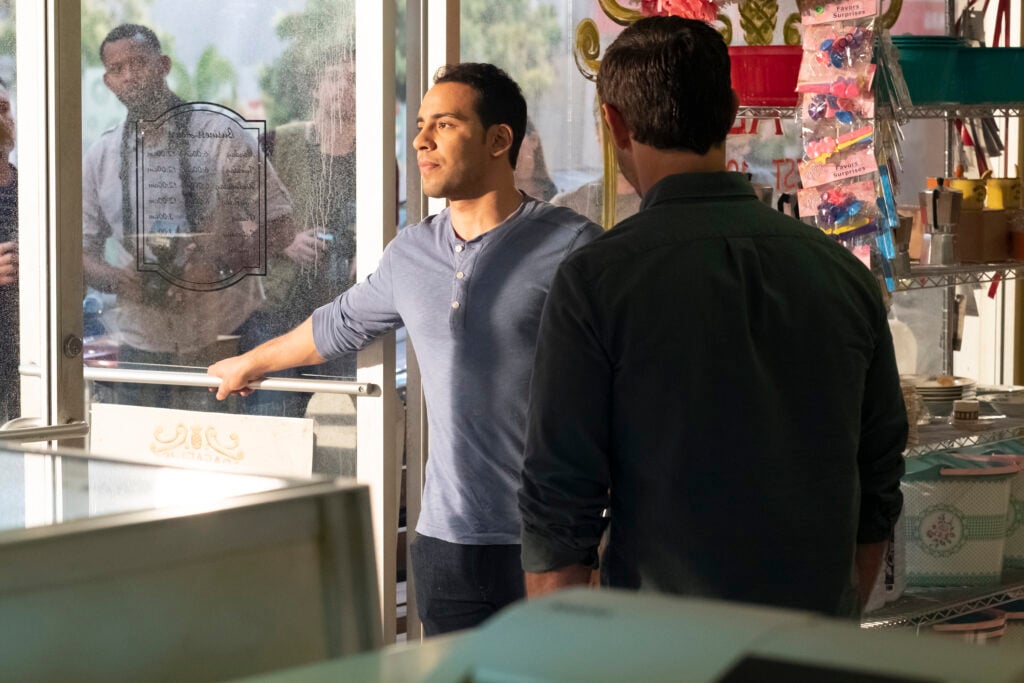 The Baker and the Beauty Season 1 Episode 6 "Side Effects" VICTOR RASUK