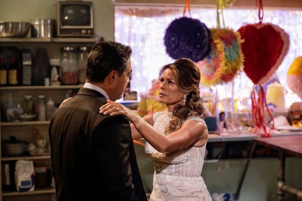 The Baker and the Beauty Season 1 Episode 8 "May I Have This Dance?" LISA VIDAL