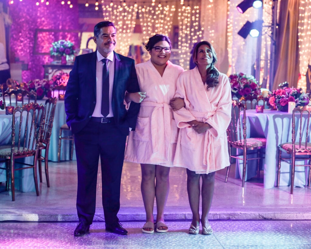 The Baker and the Beauty Season 1 Episode 8 "May I Have This Dance?" CARLOS GîMEZ, BELISSA ESCOBEDO, LISA VIDAL