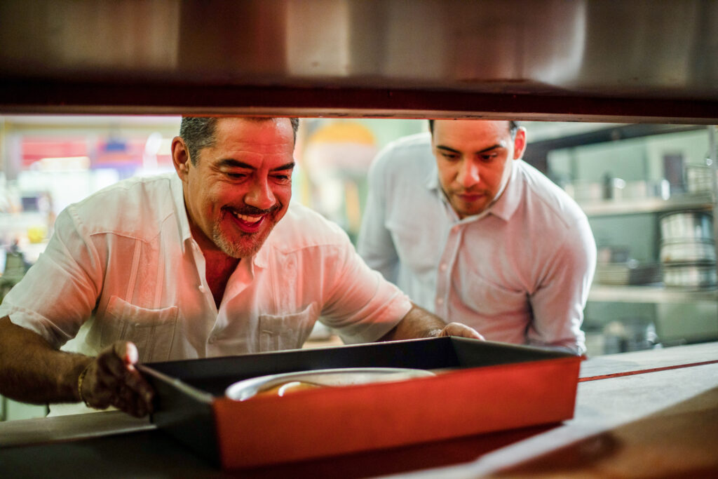 The Baker and the Beauty Season 1 Episode 9 "You Can't Always Get What You Want" CARLOS GîMEZ