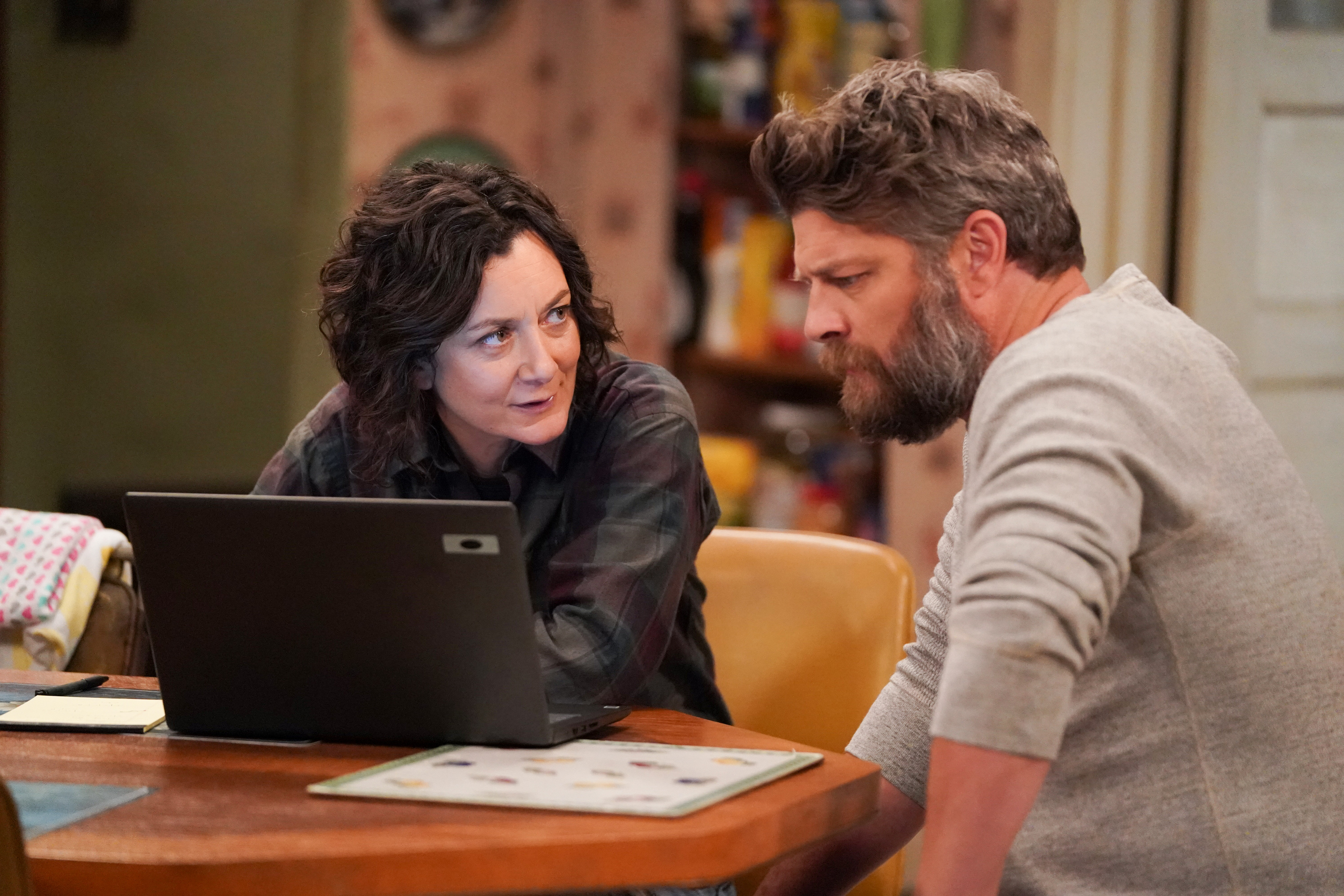 SARA GILBERT, JAY R. FERGUSON | Tell-Tale TV SARA GILBERT, JAY R. FERGUSON