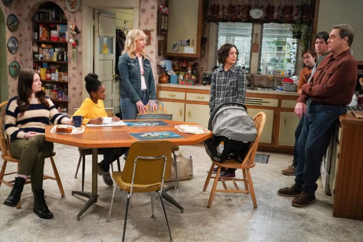 EMMA KENNEY, JAYDEN REY, LECY GORANSON, SARA GILBERT, AMES MCNAMARA, MICHAEL FISHMAN, JOHN GOODMAN Preview — The Conners Season 2 Episode 20: Bridge Over Troubled Conners 