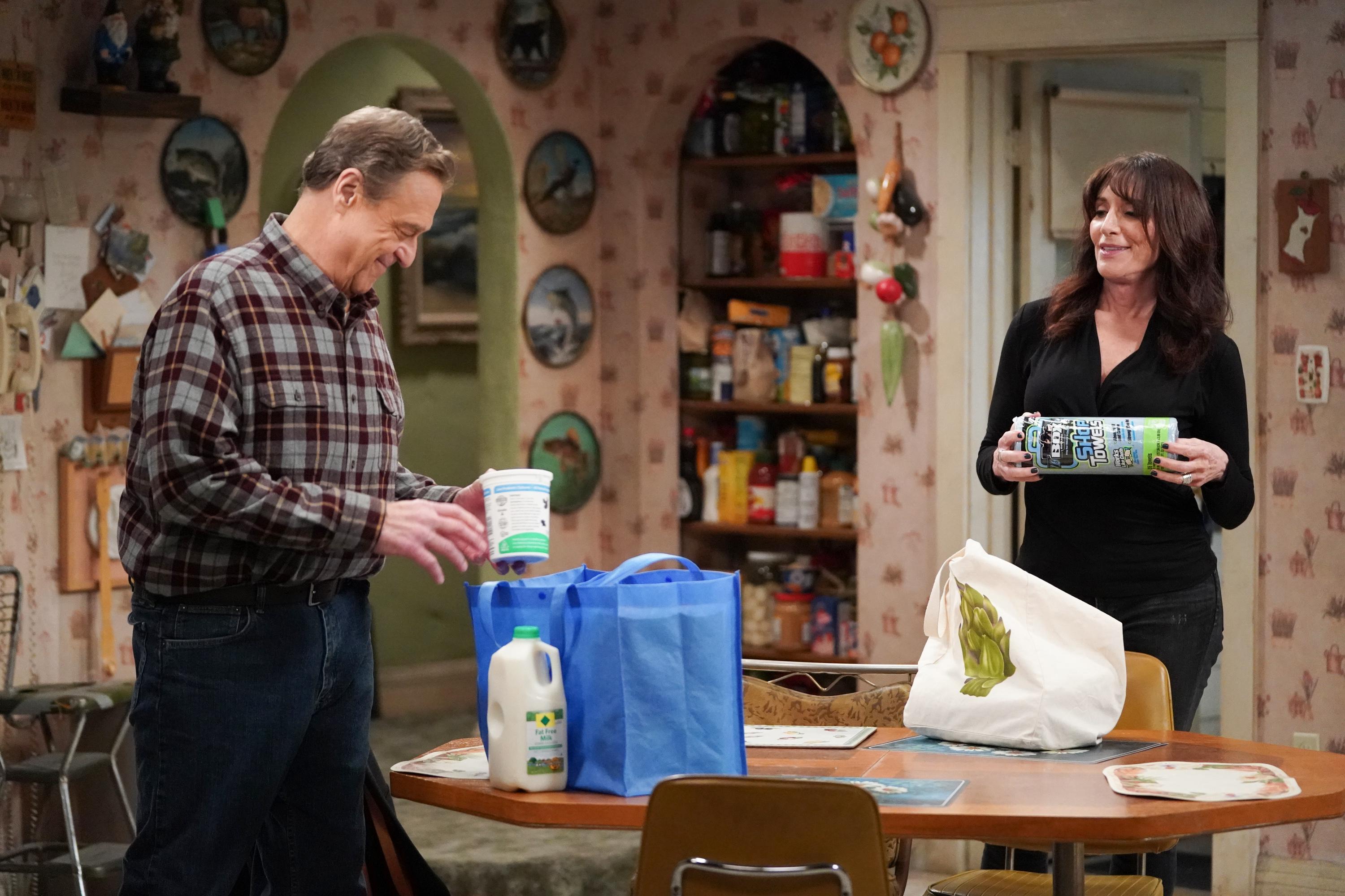 JOHN GOODMAN, KATEY SAGAL | Tell-Tale TV JOHN GOODMAN, KATEY SAGAL