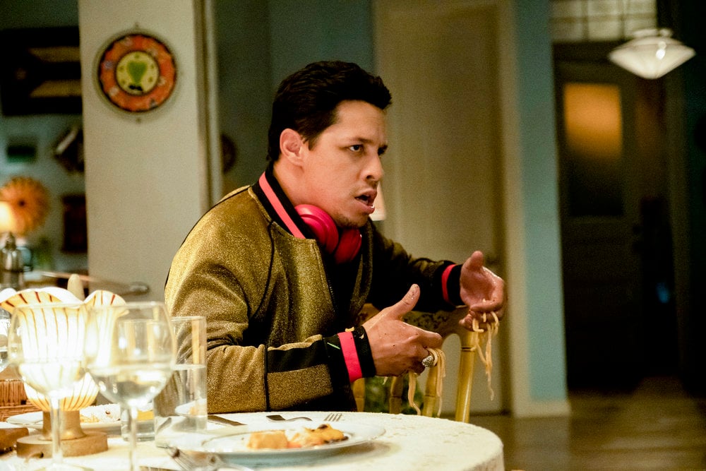 The Baker and The Beauty Season 1 Episode 4 "I Think She's Coming Out"