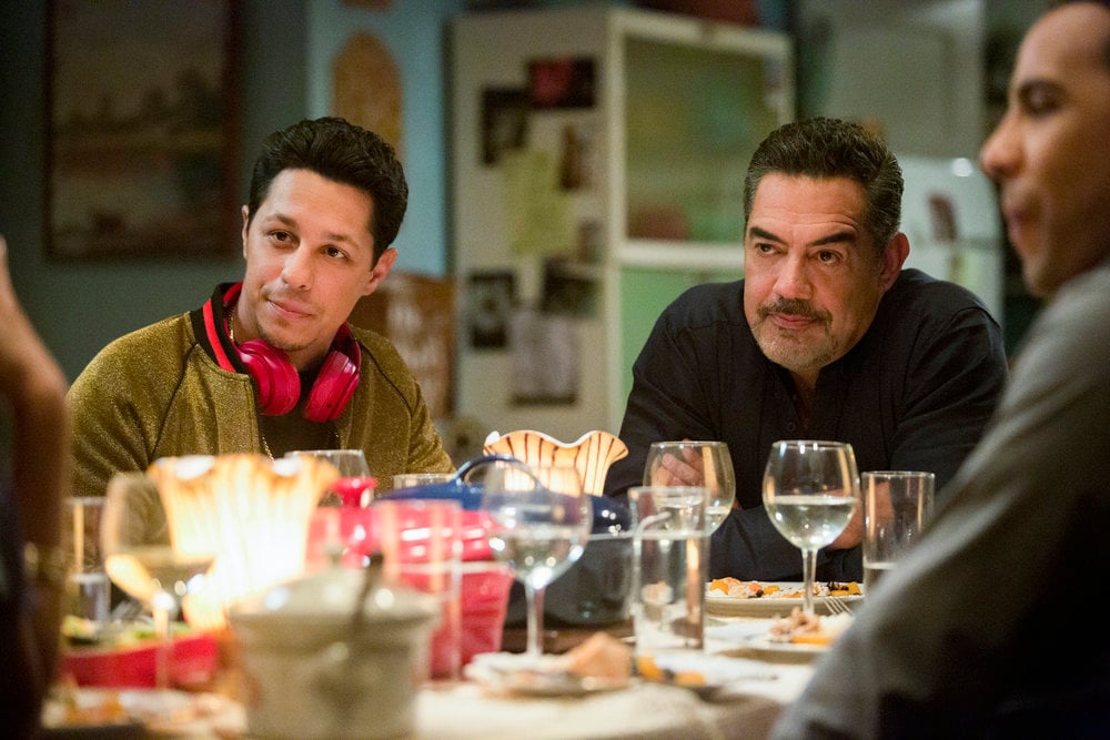 The Baker and The Beauty Season 1 Episode 4 "I Think She's Coming Out"