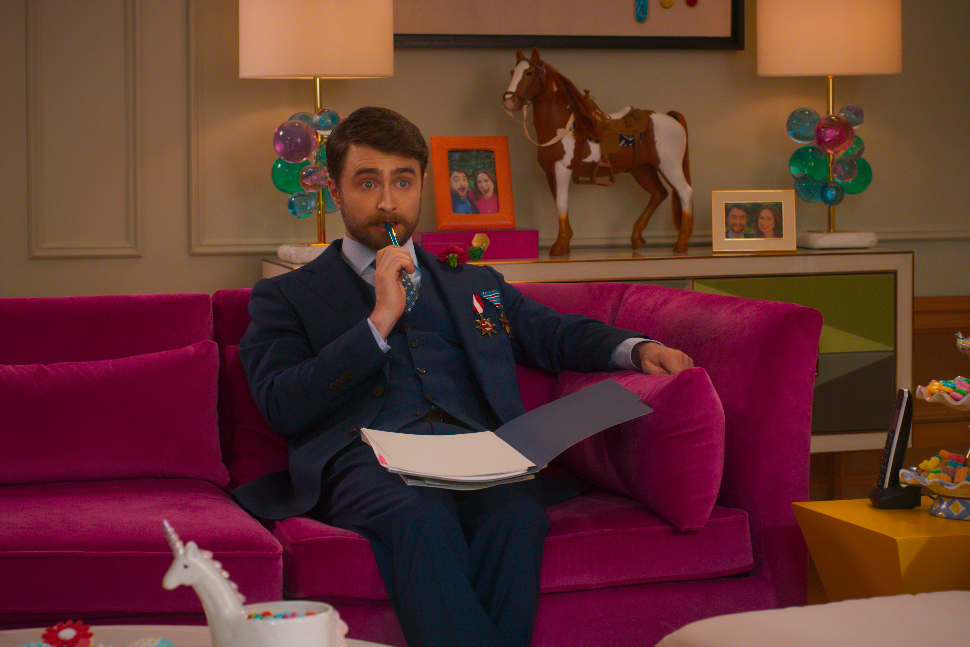 Unbreakable Kimmy Schmidt: Kimmy vs. the Reverend - DANIEL RADCLIFFE as FREDERICK (Courtesy of Netflix © 2020) Unbreakable Kimmy Schmidt: Kimmy vs. the Reverend Review Unbreakable Kimmy Schmidt: Kimmy vs. the Reverend - DANIEL RADCLIFFE as FREDERICK (Courtesy of Netflix © 2020)