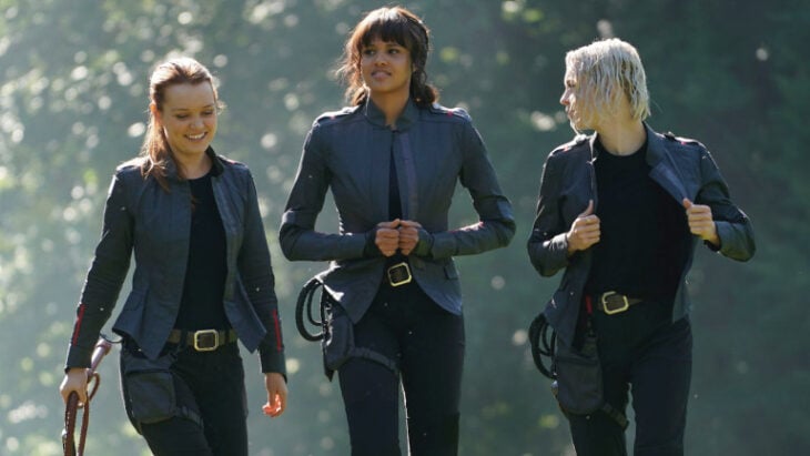 JESSICA SUTTON, ASHLEY NICOLE WILLIAMS, TAYLOR HICKSON | Tell-Tale TV JESSICA SUTTON, ASHLEY NICOLE WILLIAMS, TAYLOR HICKSON Top 15 Moments from Motherland: Fort Salem Season 1