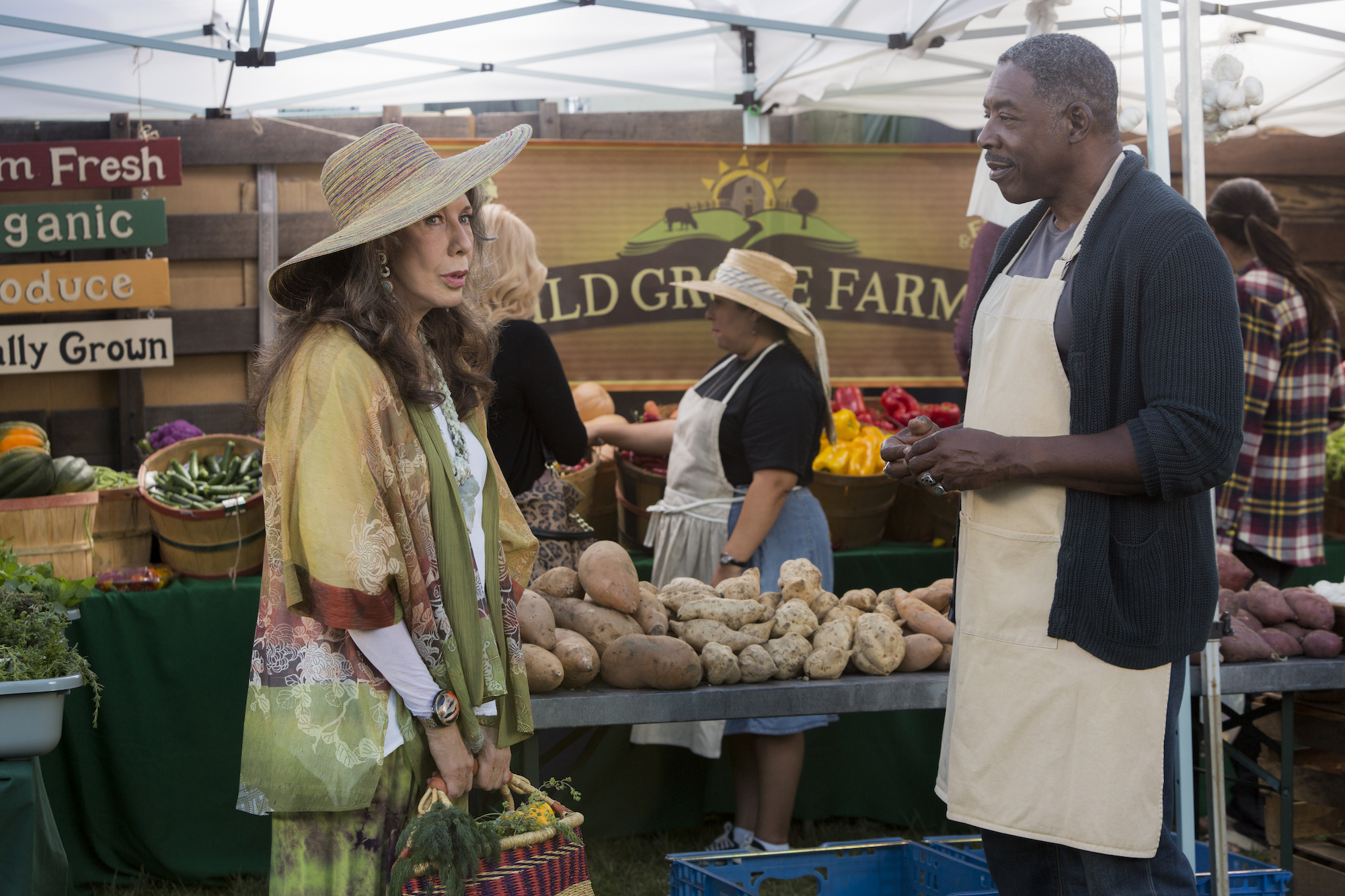 Grace and Frankie Season 2 Episode 3.CR2