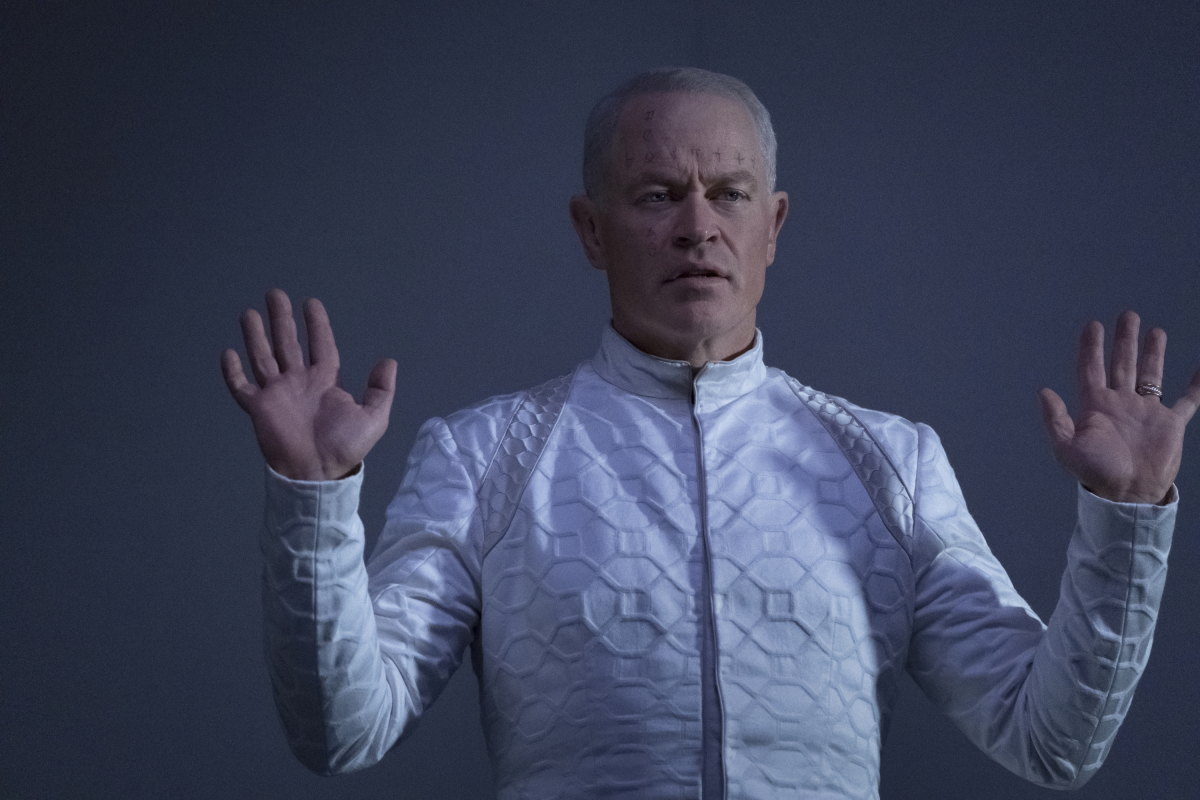 The 100 Season 7 Episode 7, "The Queen's Gambit" | Tell-Tale TV HUN707b_0016r