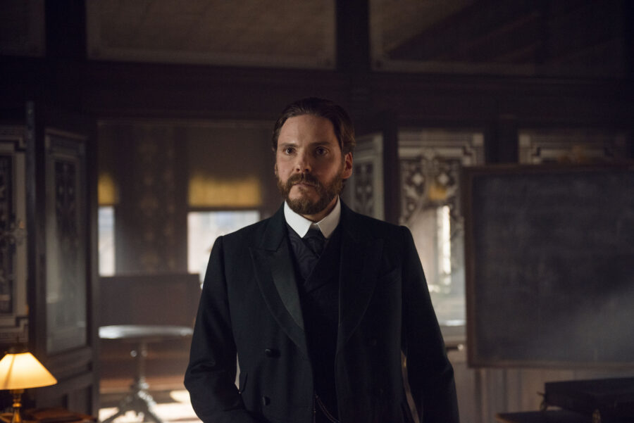 The Alienist Angel of Darkness Season 2 Episode 6 "Memento Mori"