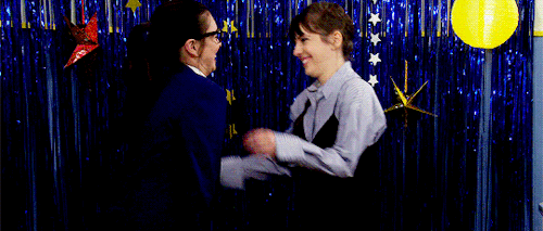 One Day at a Time Quiz - Question 2 - Elena and Syd Kiss