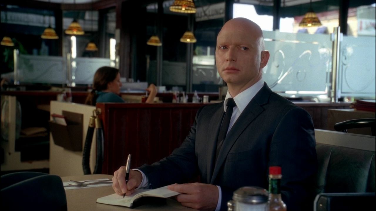 Fringe_Observer_Season_1_Episode_4