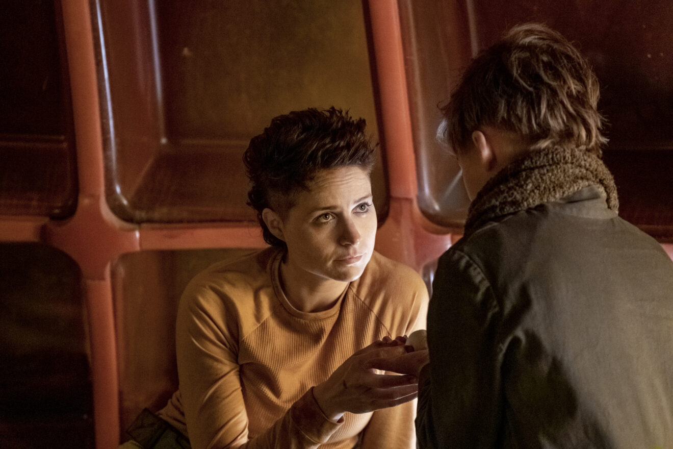 Films Et Séries Tv Avec Niamh Algar Raised by Wolves Review: Faces (Season 1 Episode 7) | Tell-Tale TV