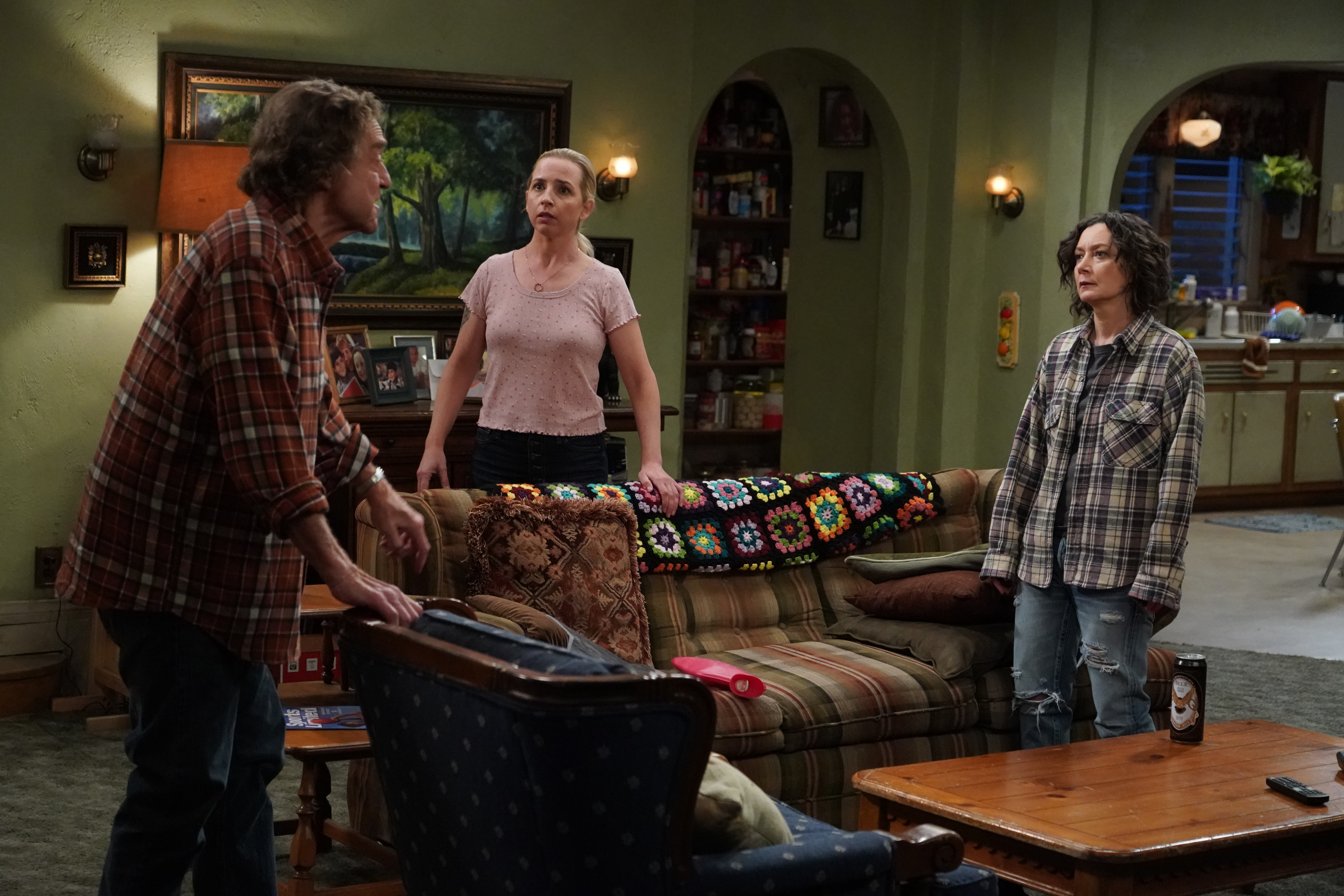 LECY GORANSON, SARA GILBERT The Conners Review: Keep On Truckin’ Six Feet Apart (Season 3 Episode 1)