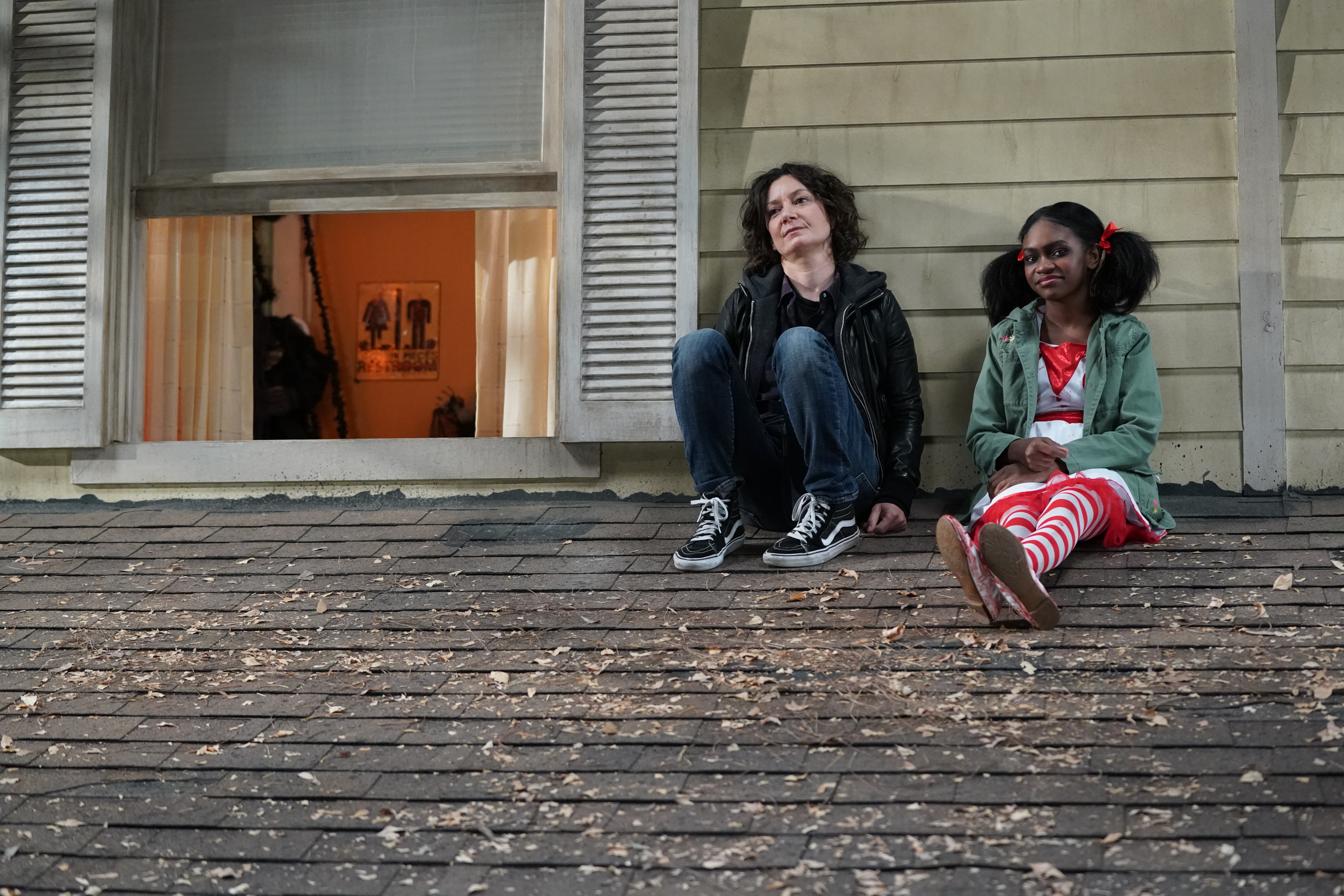 The Connors - Halloween and the Election vs. The Pandemic - SARA GILBERT, JAYDEN REY | Tell-Tale TV The Connors - Halloween and the Election vs. The Pandemic - SARA GILBERT, JAYDEN REY The Conners Review: Halloween and the Election vs. The Pandemic (Season 3 Episode 2)