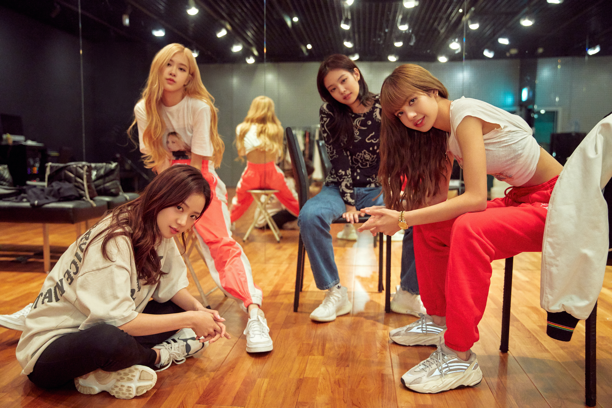 Blackpink: Light Up The Sky | Tell-Tale TV Blackpink: Light Up The Sky